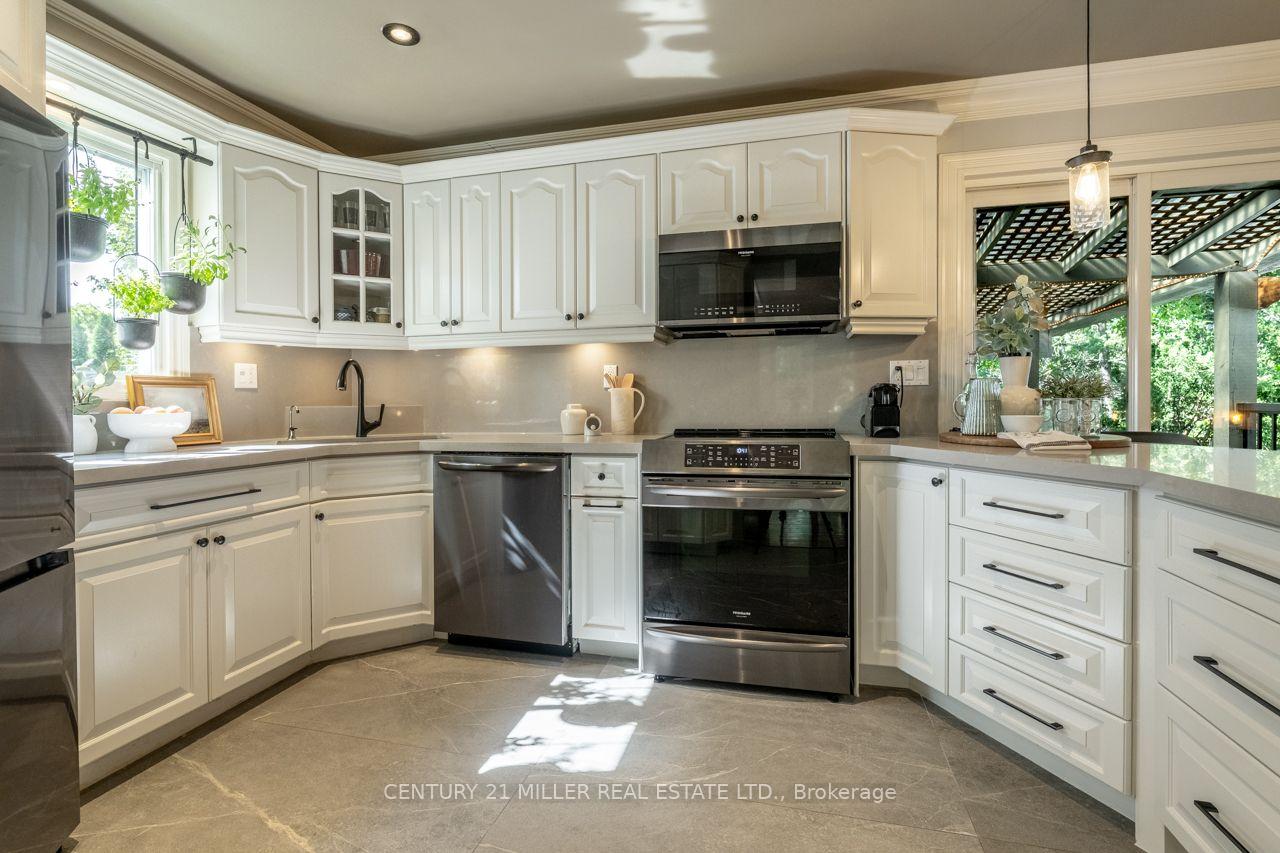 Photo 9 of 619 Moorelands Crescent, Milton, Timberlea — HOMEH