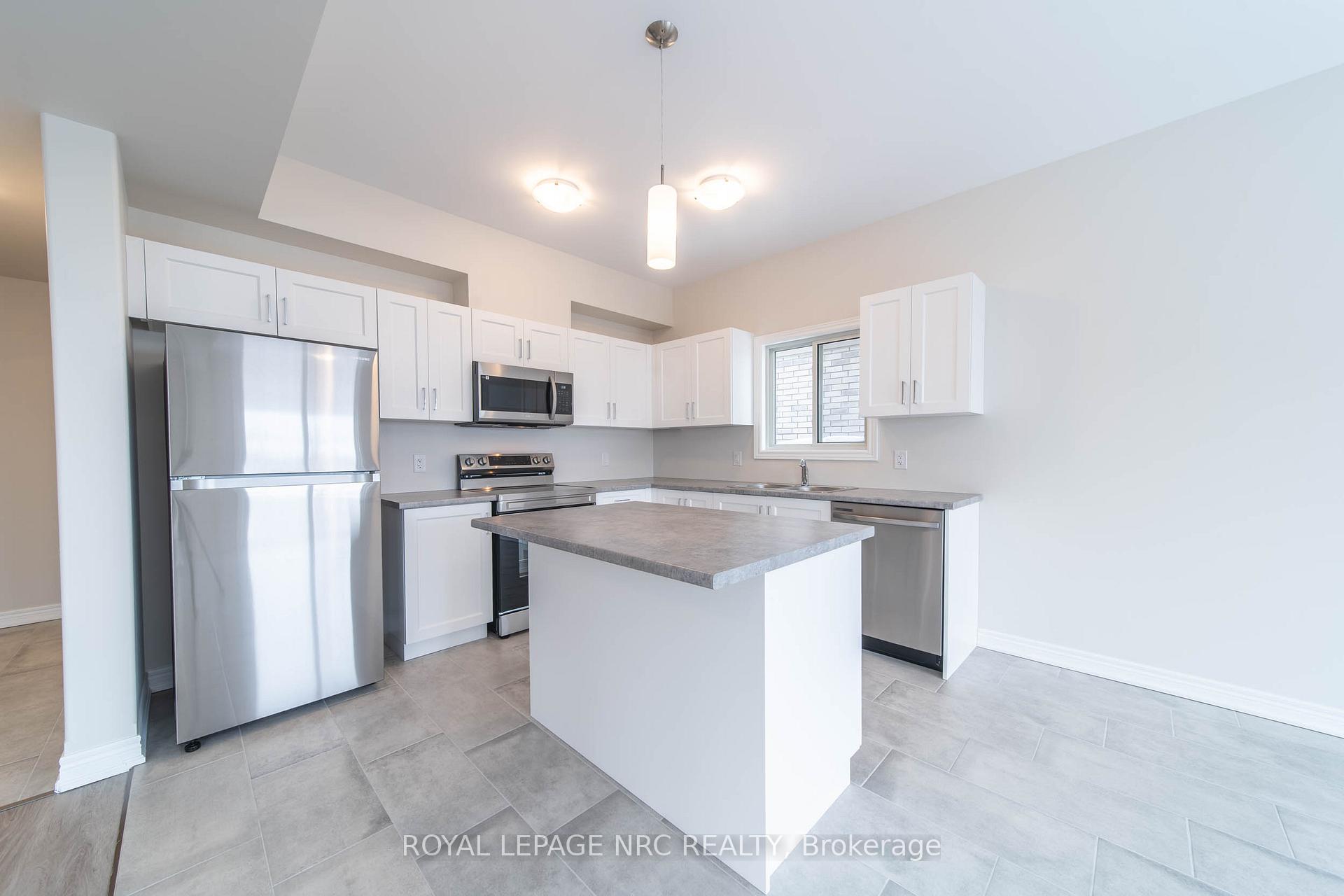 Photo 5 of 52 Willson Drive, Thorold, Hurricane/Merrittville — HOMEH