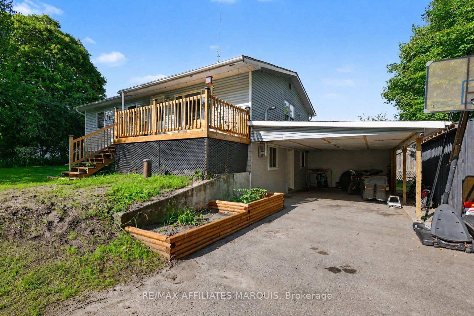 Photo 2 of 10 Bay Road, Rideau Lakes, Rideau Lakes (South Elmsley) Twp — HOMEH