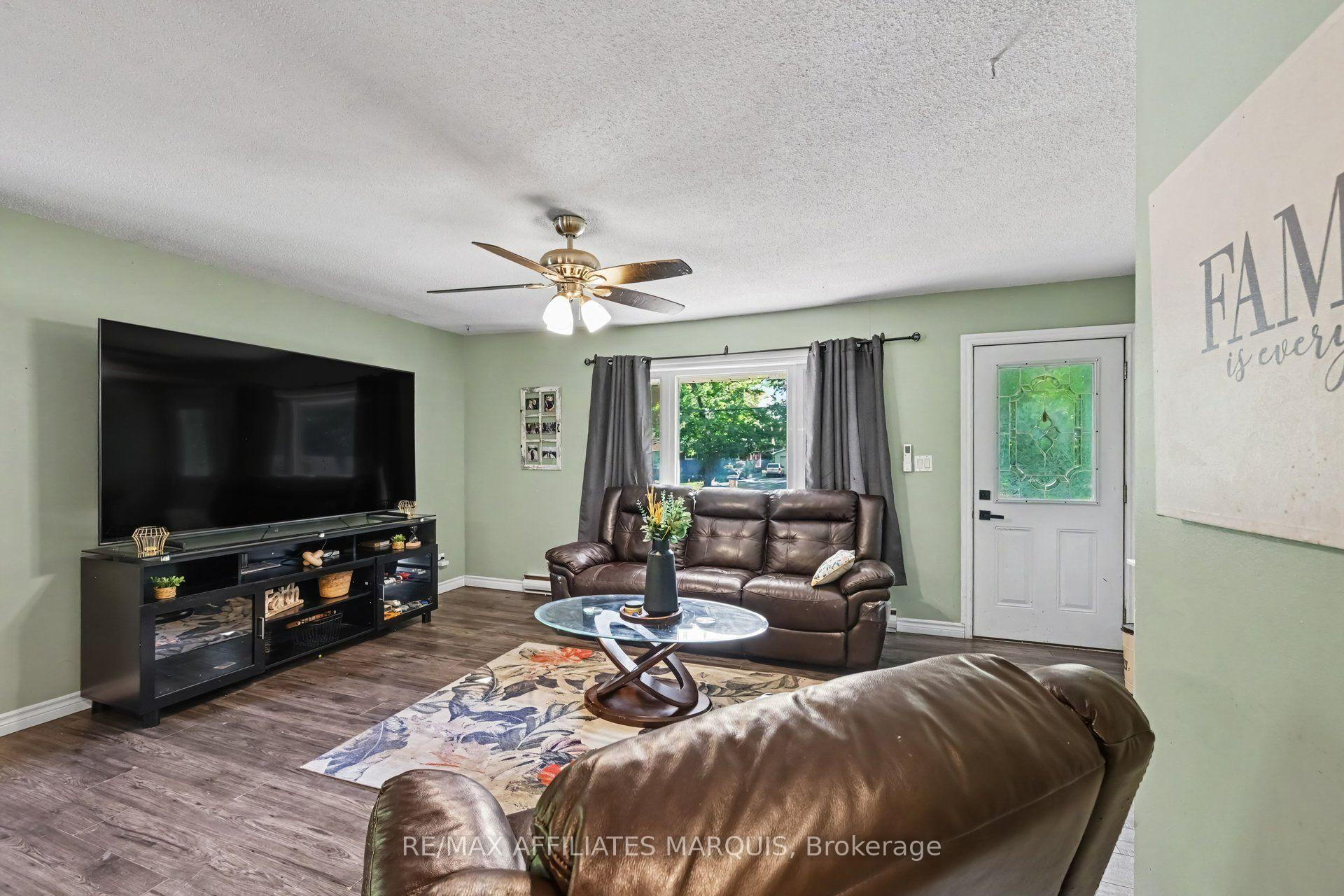 Photo 8 of 10 Bay Road, Rideau Lakes, Rideau Lakes (South Elmsley) Twp — HOMEH