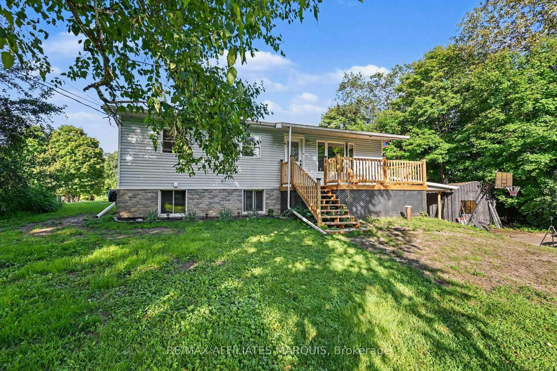 Photo 7 of 10 Bay Road, Rideau Lakes, Rideau Lakes (South Elmsley) Twp — HOMEH