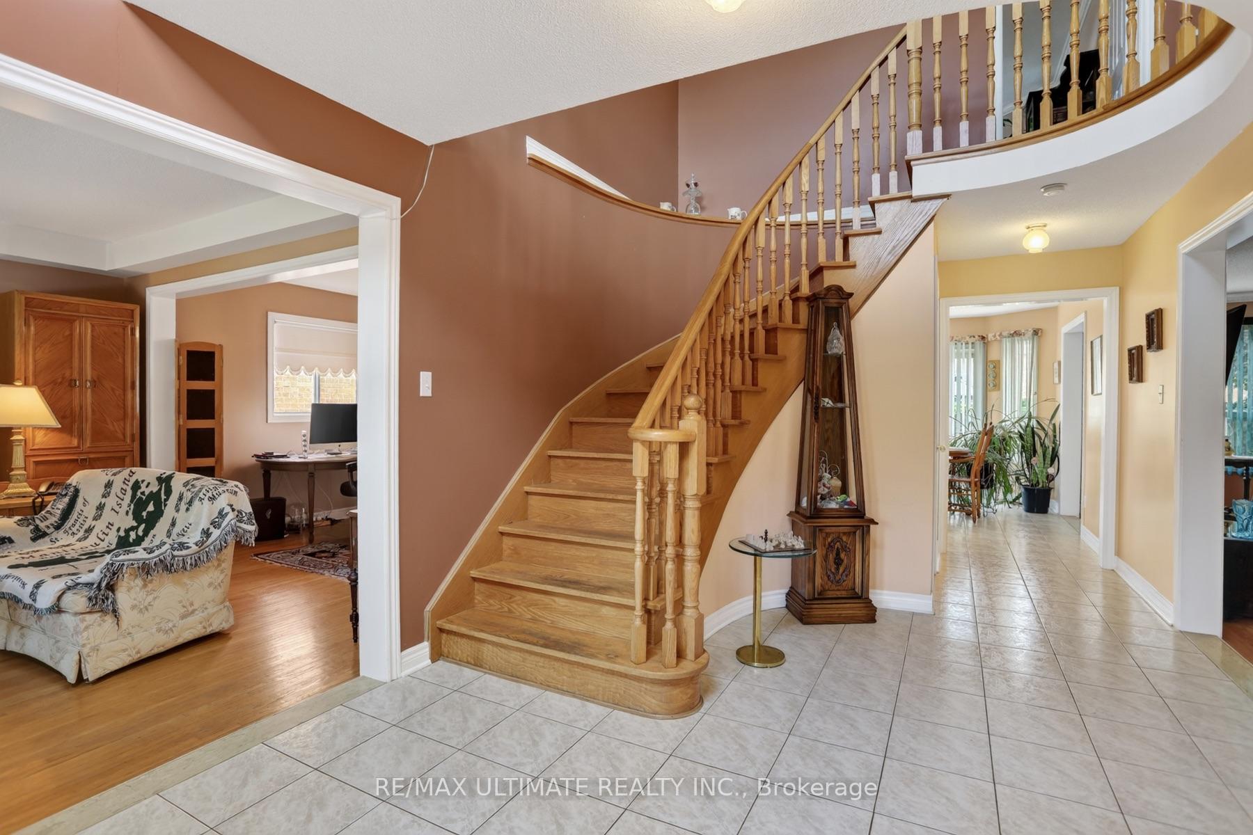 Photo 5 of 60 Devonridge Crescent, Scarborough, Highland Creek — HOMEH