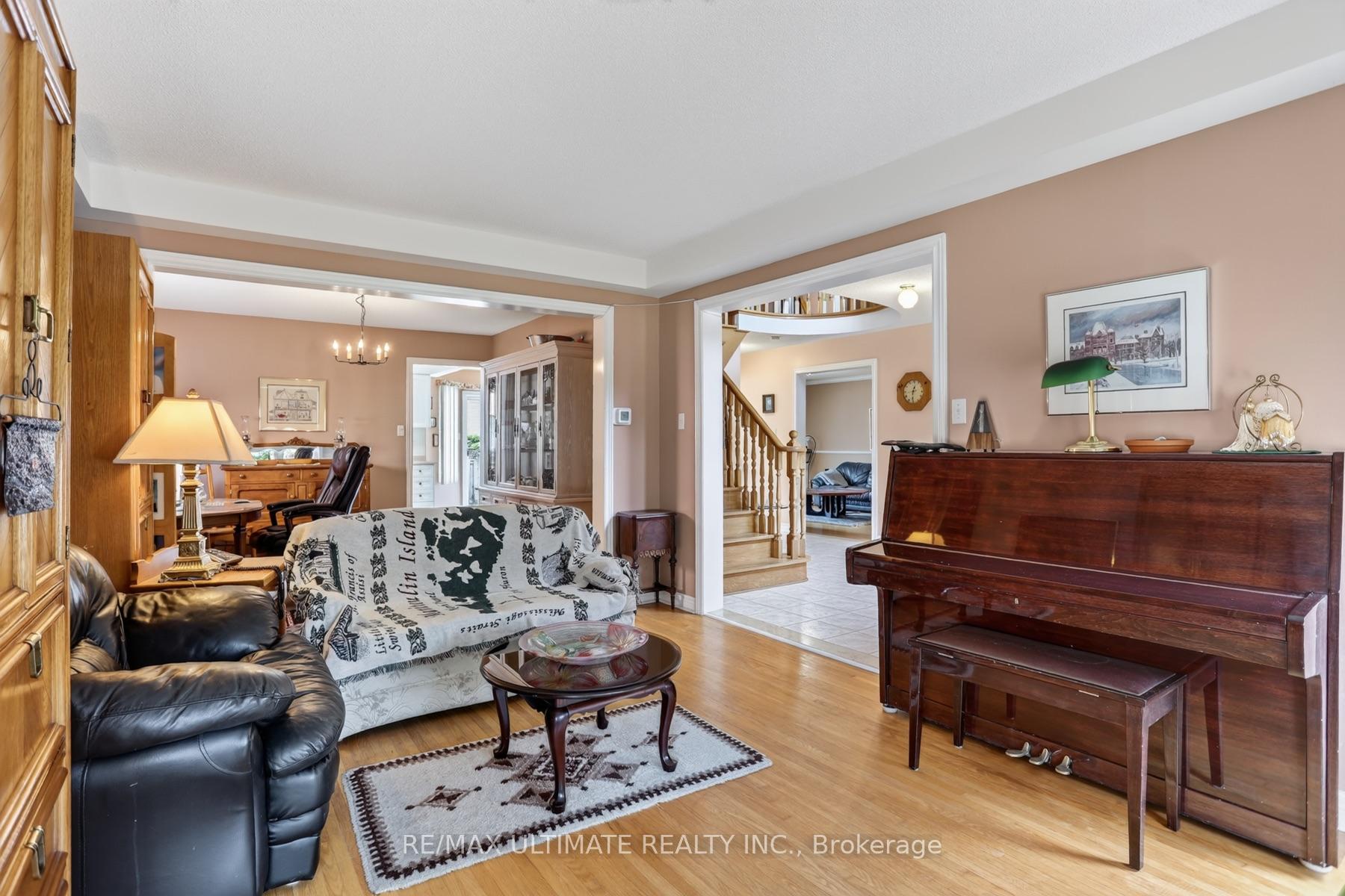 Photo 8 of 60 Devonridge Crescent, Scarborough, Highland Creek — HOMEH