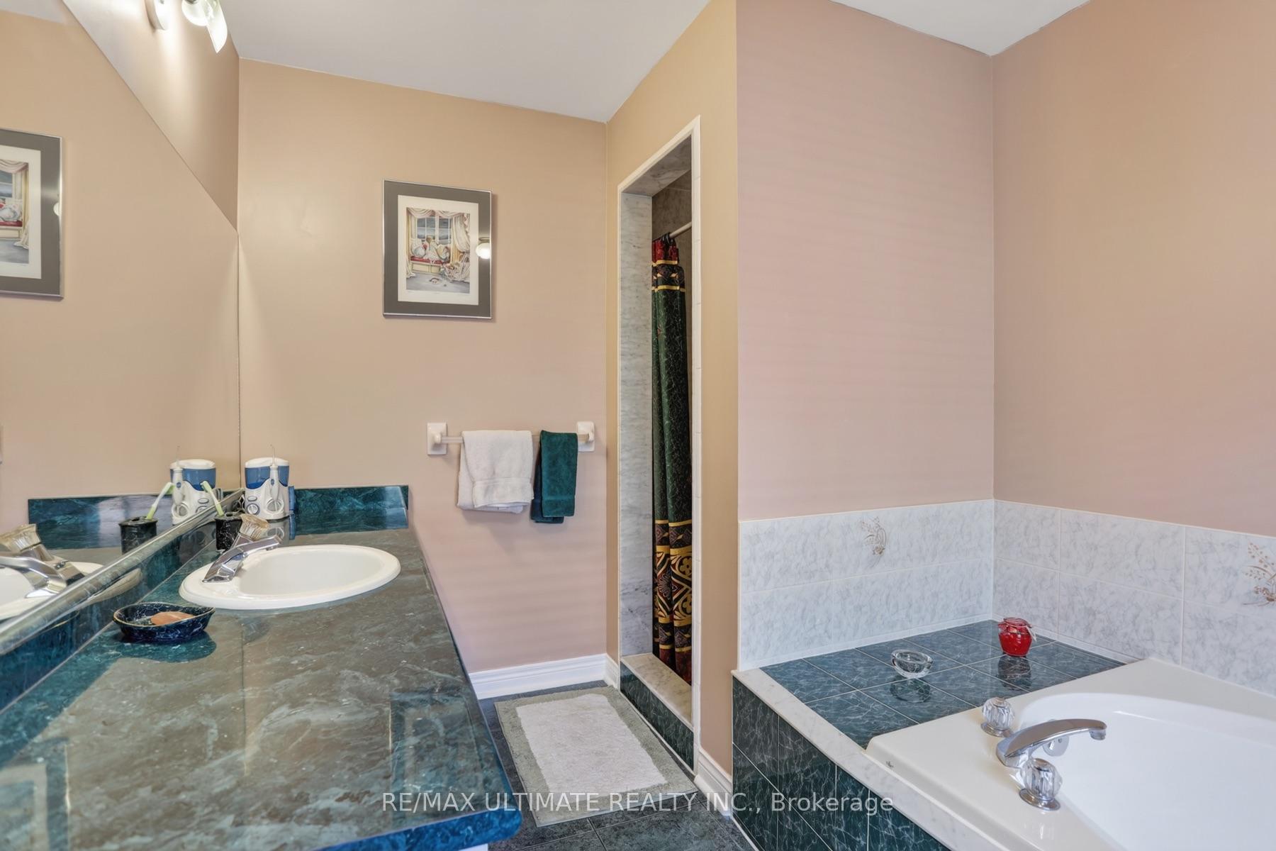 Photo 24 of 60 Devonridge Crescent, Scarborough, Highland Creek — HOMEH