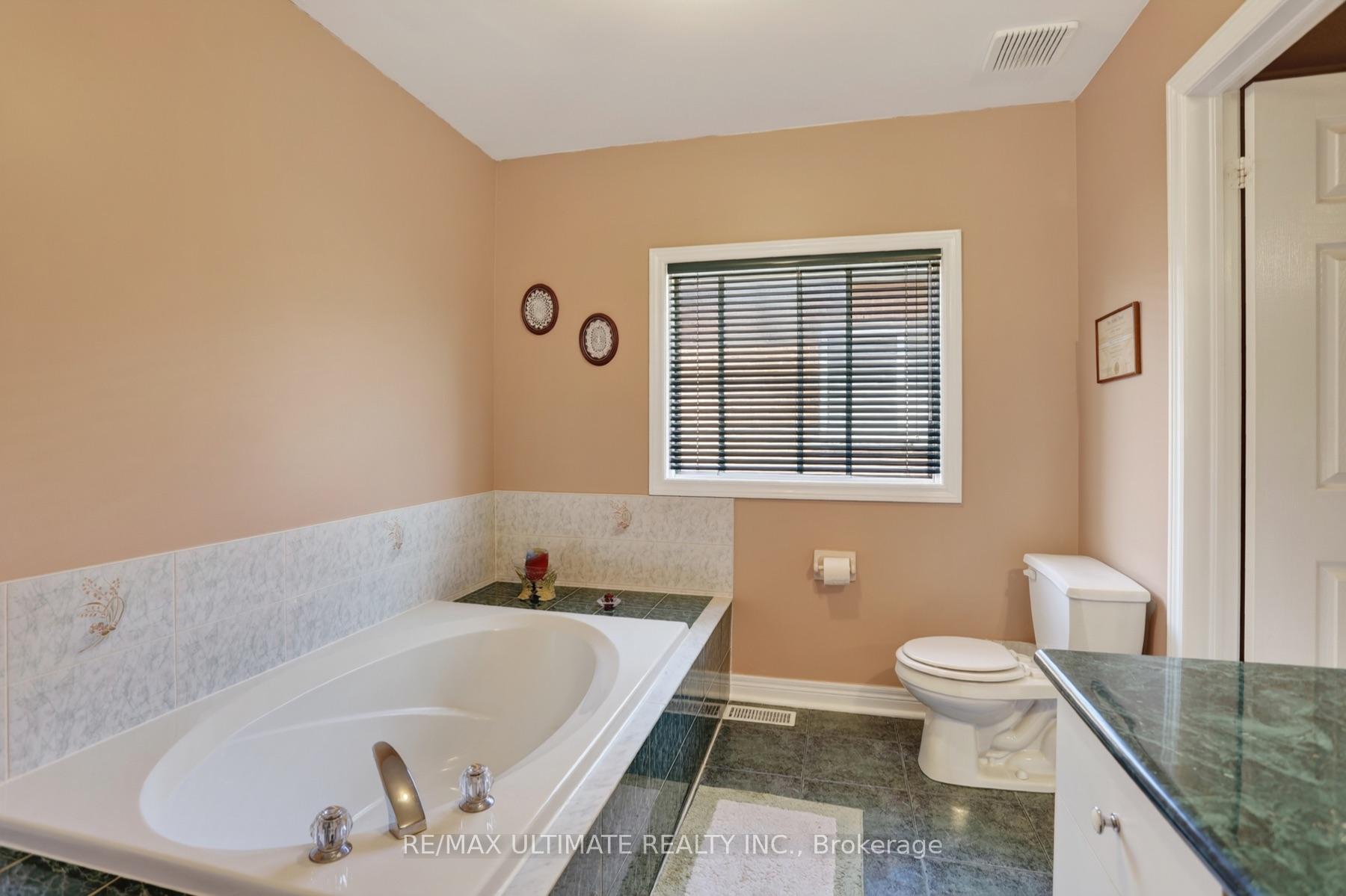 Photo 25 of 60 Devonridge Crescent, Scarborough, Highland Creek — HOMEH