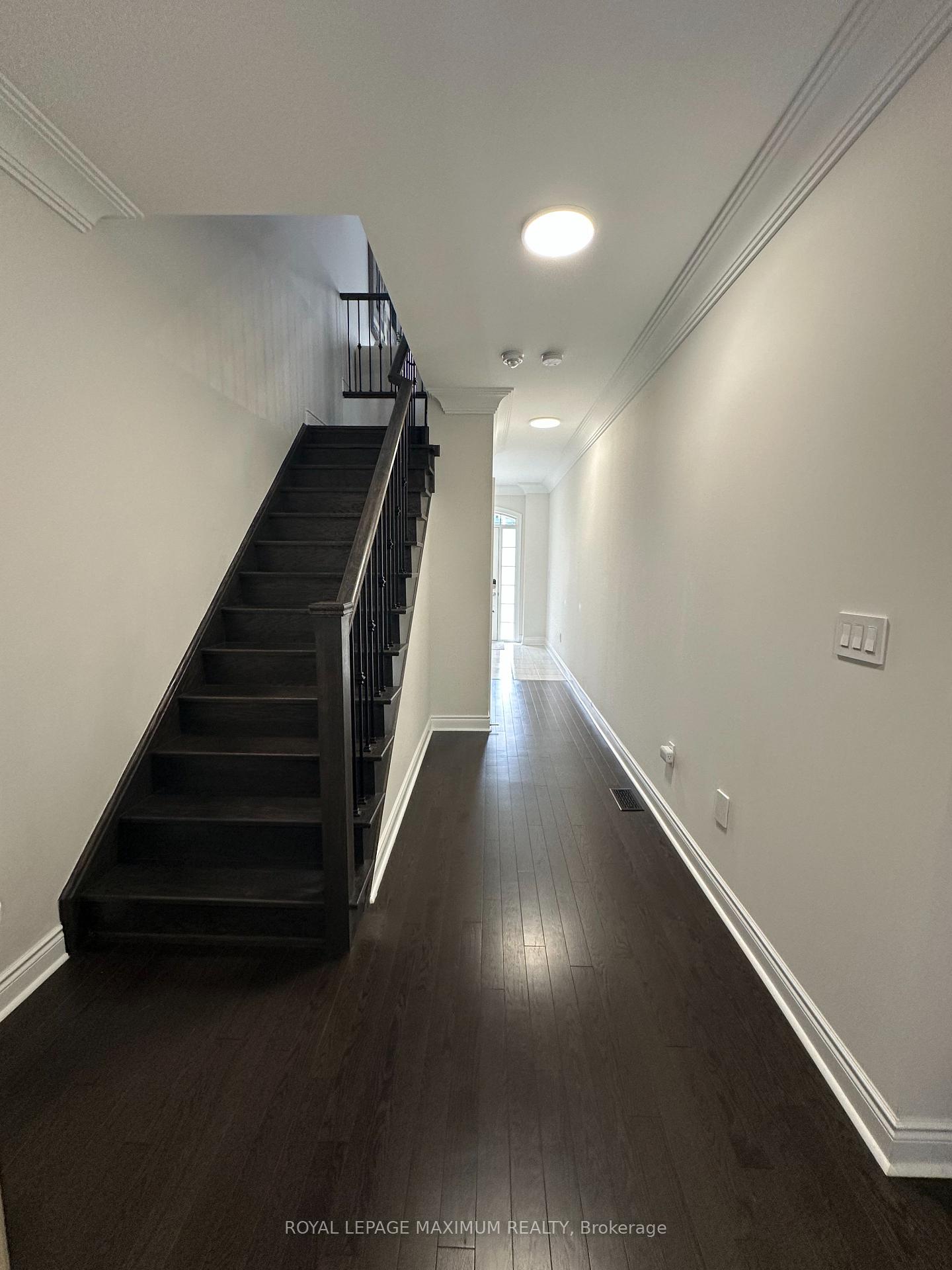 Photo 3 of 42 Ingleside Street, Vaughan, East Woodbridge — HOMEH