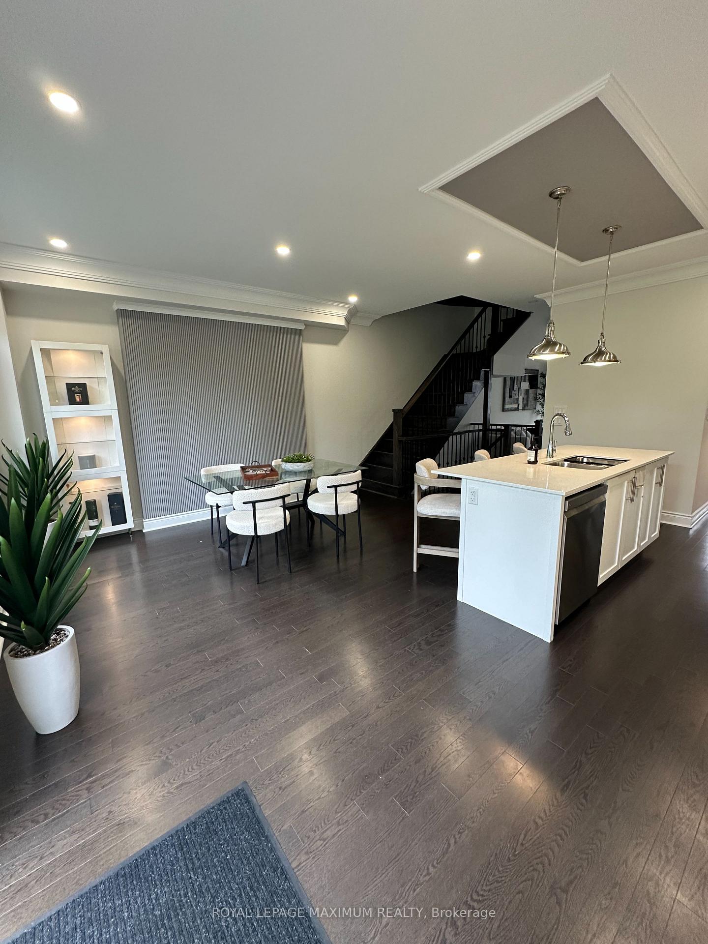 Photo 9 of 42 Ingleside Street, Vaughan, East Woodbridge — HOMEH