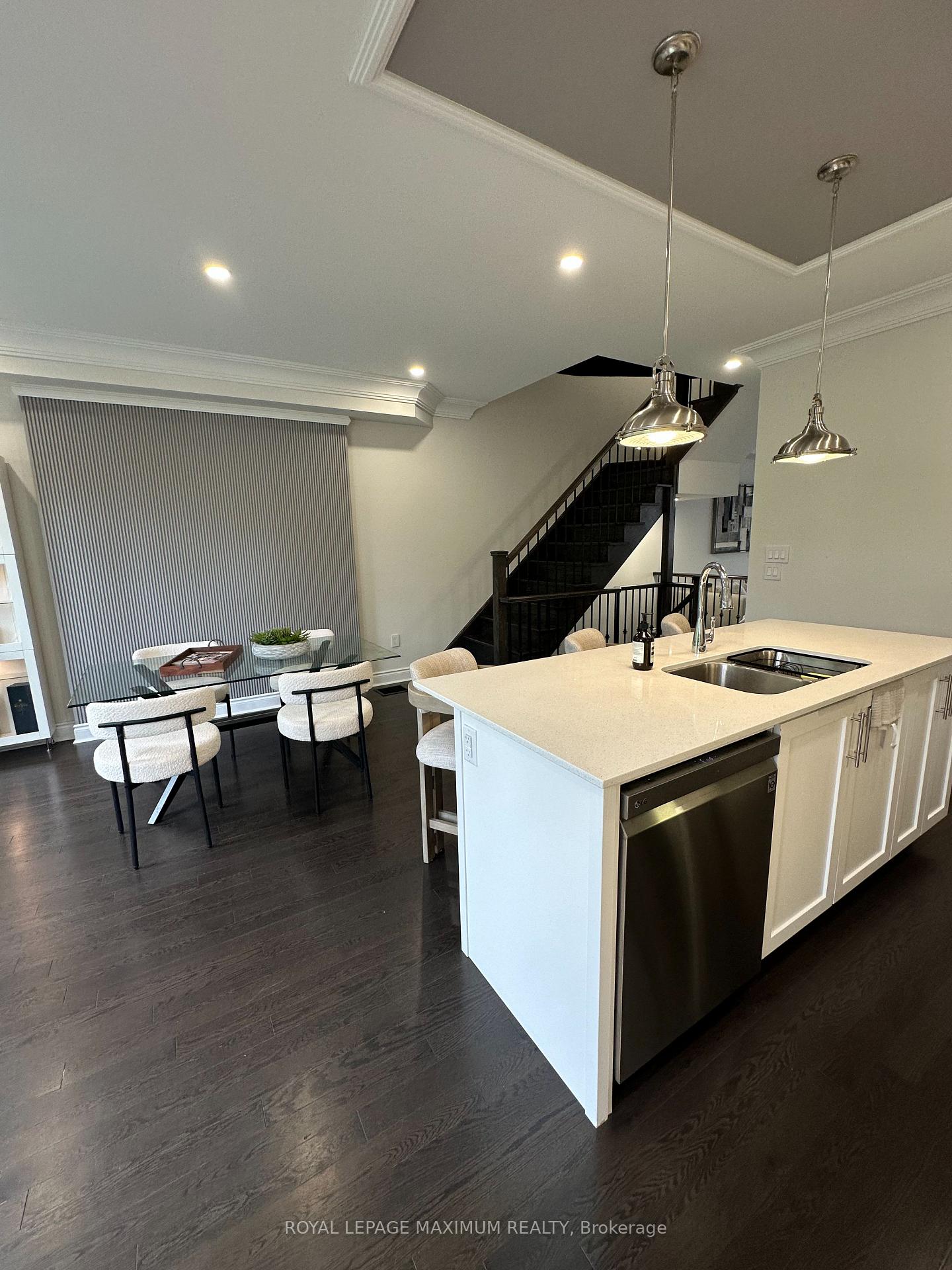 Photo 10 of 42 Ingleside Street, Vaughan, East Woodbridge — HOMEH
