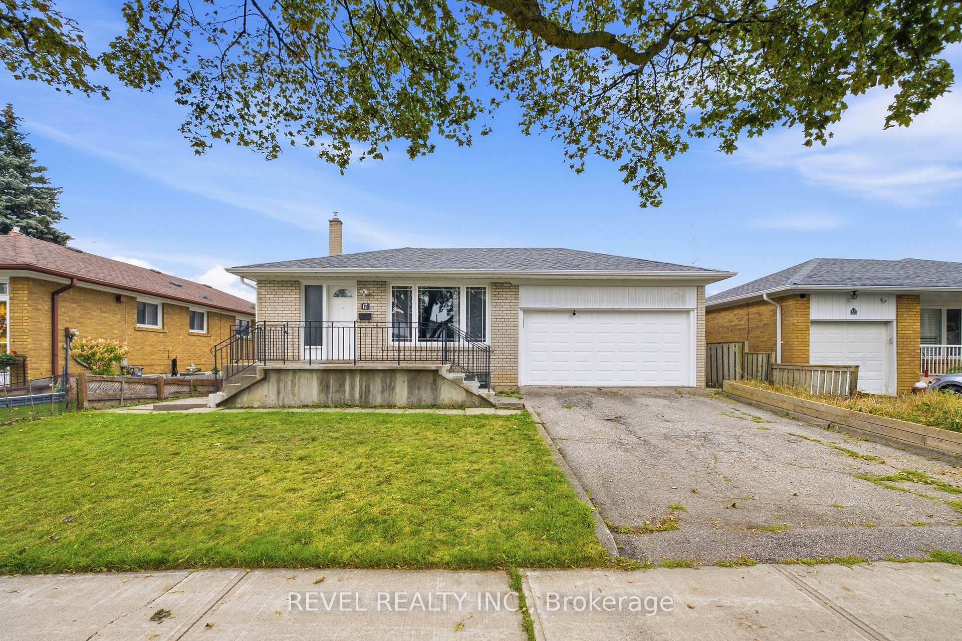 Photo 1 of 17 Amberjack Boulevard, Scarborough, Woburn — HOMEH