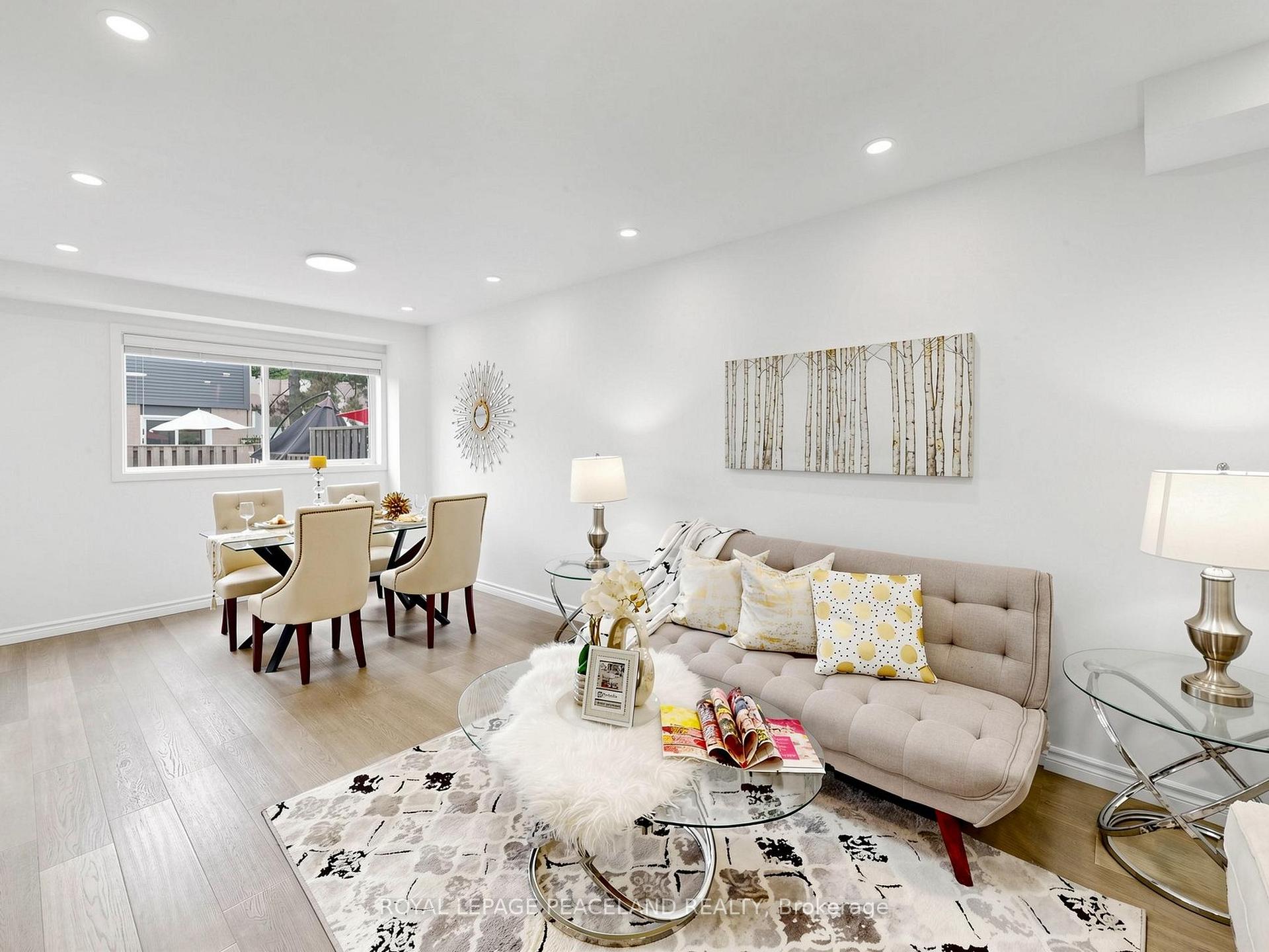 Photo 2 of 3 Newport Way, Markham, Thornhill — HOMEH