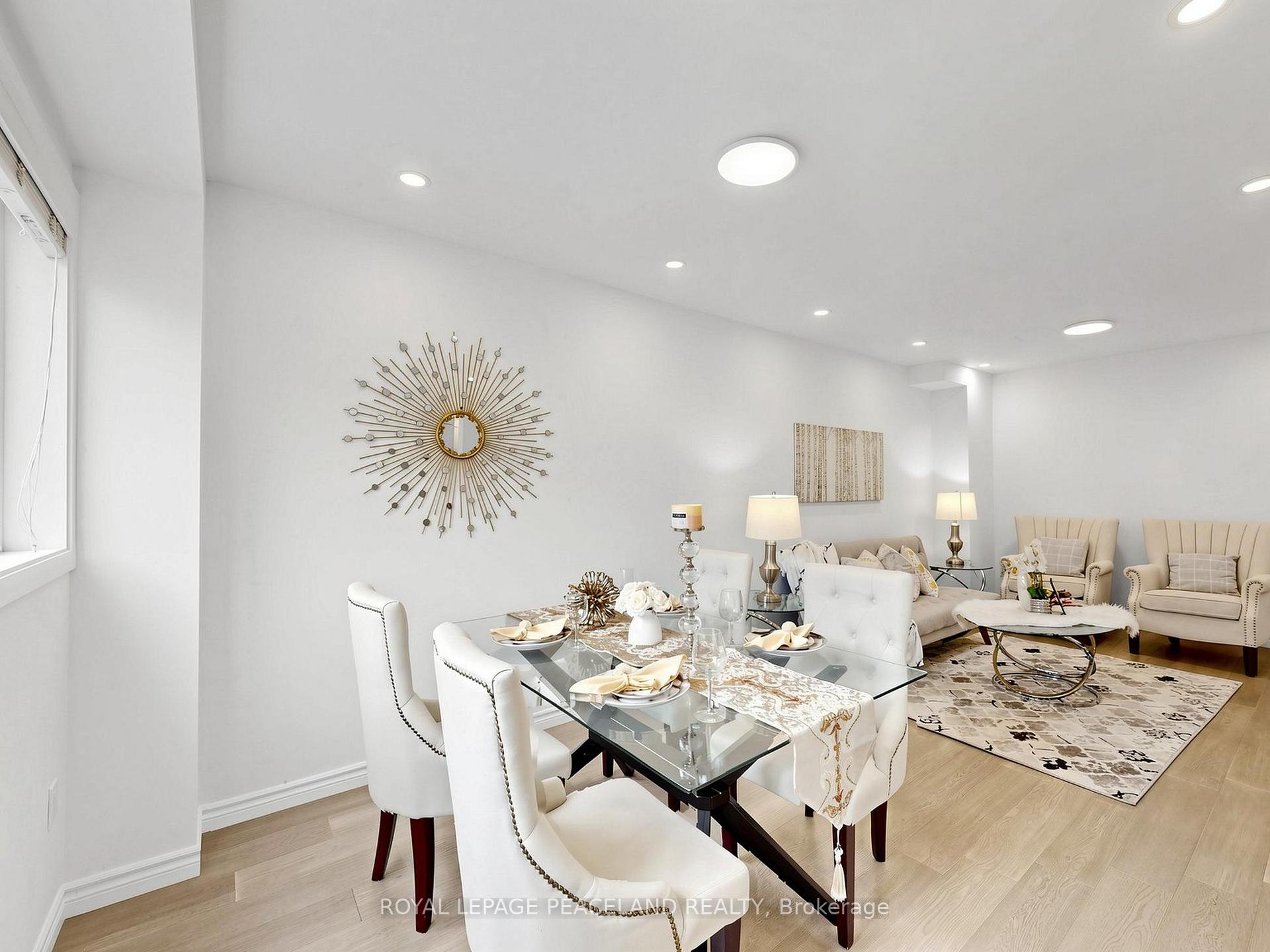 Photo 5 of 3 Newport Way, Markham, Thornhill — HOMEH