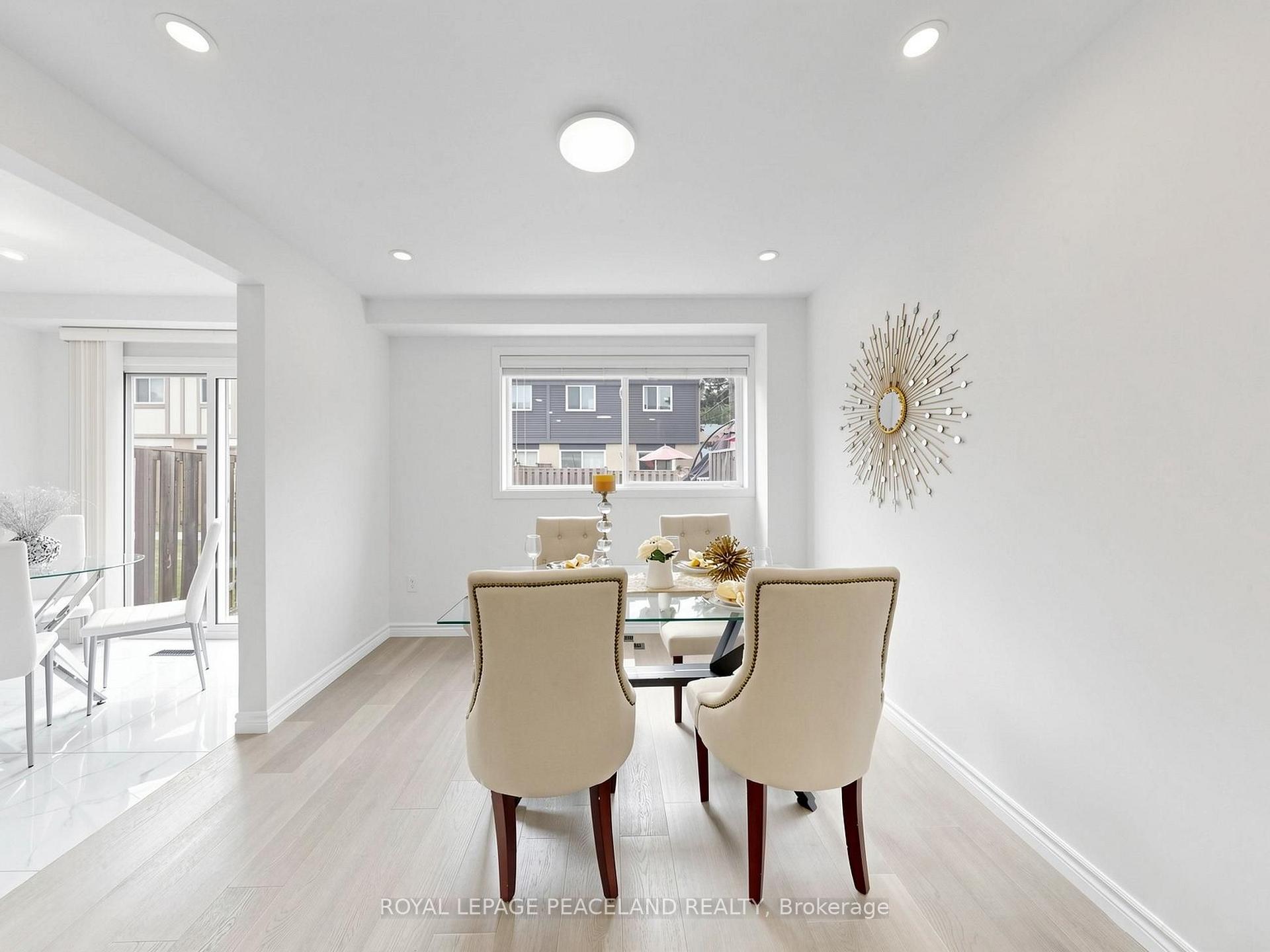 Photo 6 of 3 Newport Way, Markham, Thornhill — HOMEH