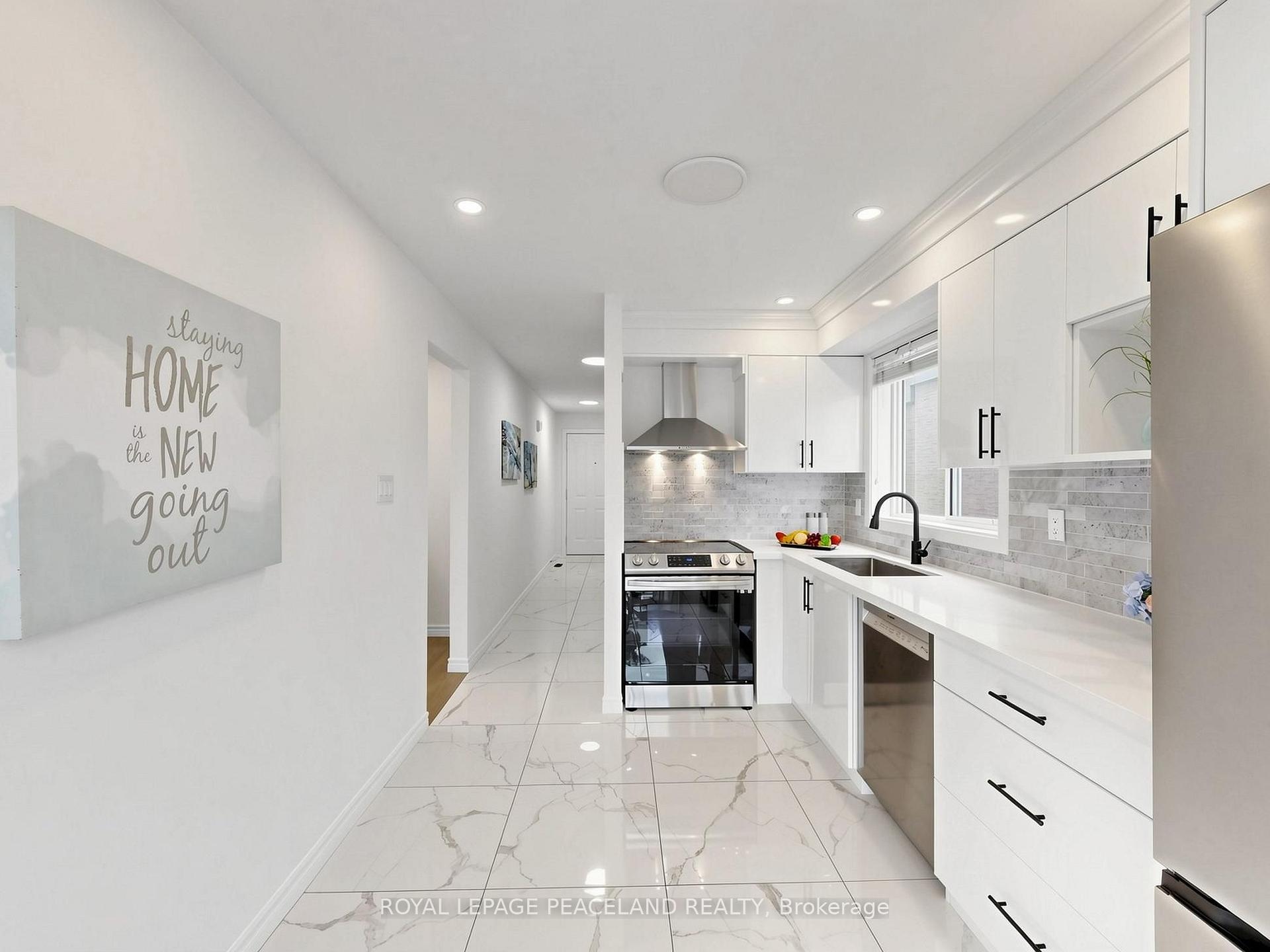 Photo 9 of 3 Newport Way, Markham, Thornhill — HOMEH