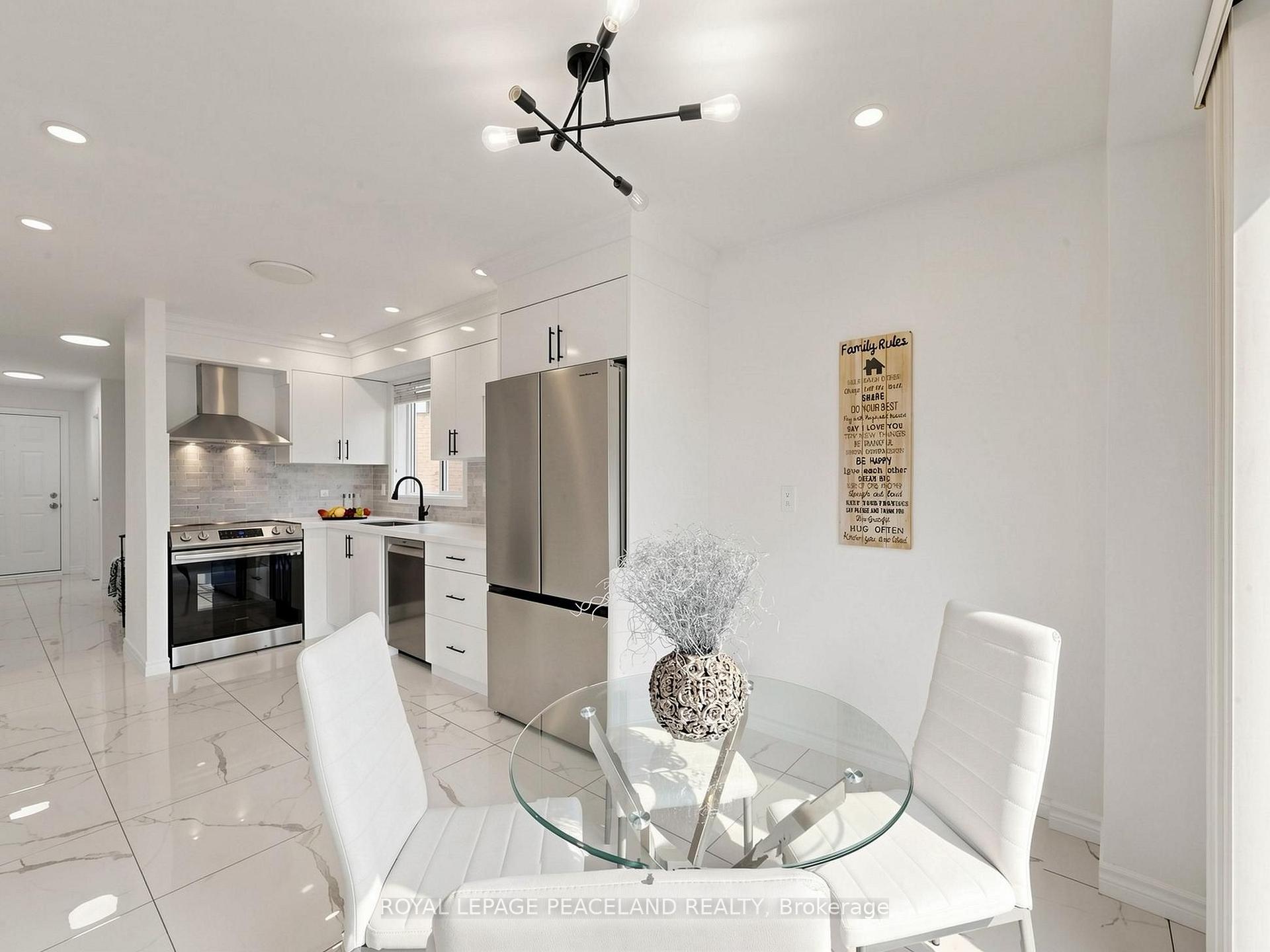 Photo 13 of 3 Newport Way, Markham, Thornhill — HOMEH