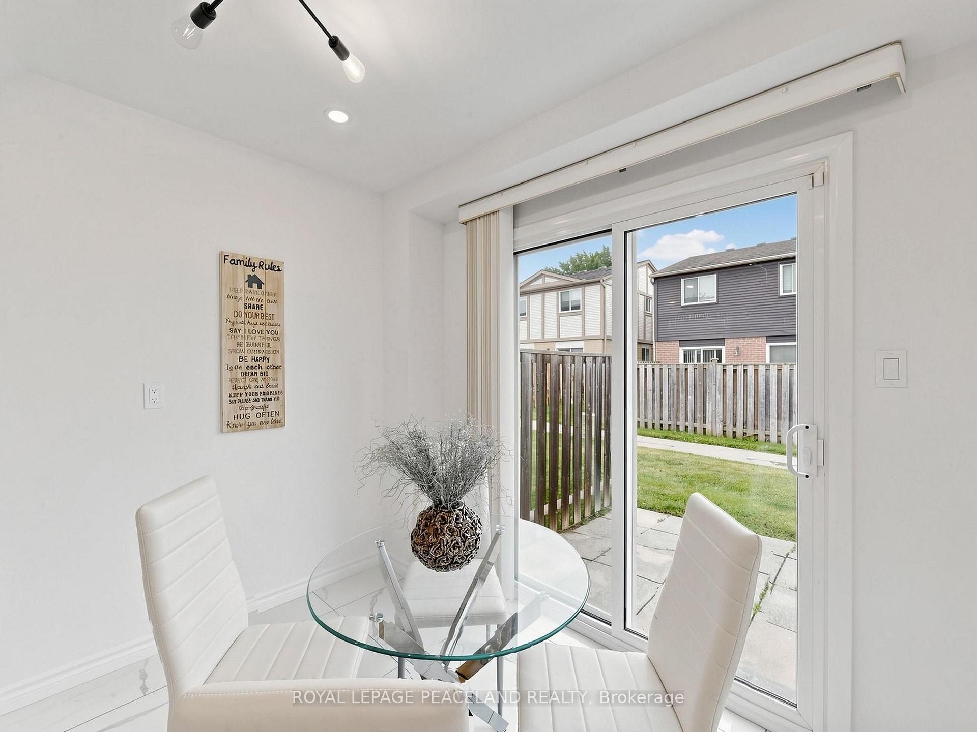 Photo 14 of 3 Newport Way, Markham, Thornhill — HOMEH