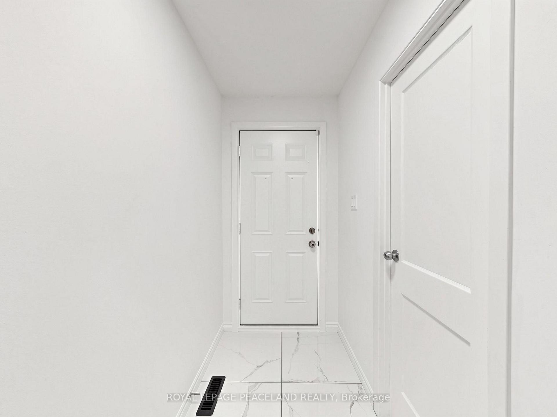 Photo 16 of 3 Newport Way, Markham, Thornhill — HOMEH