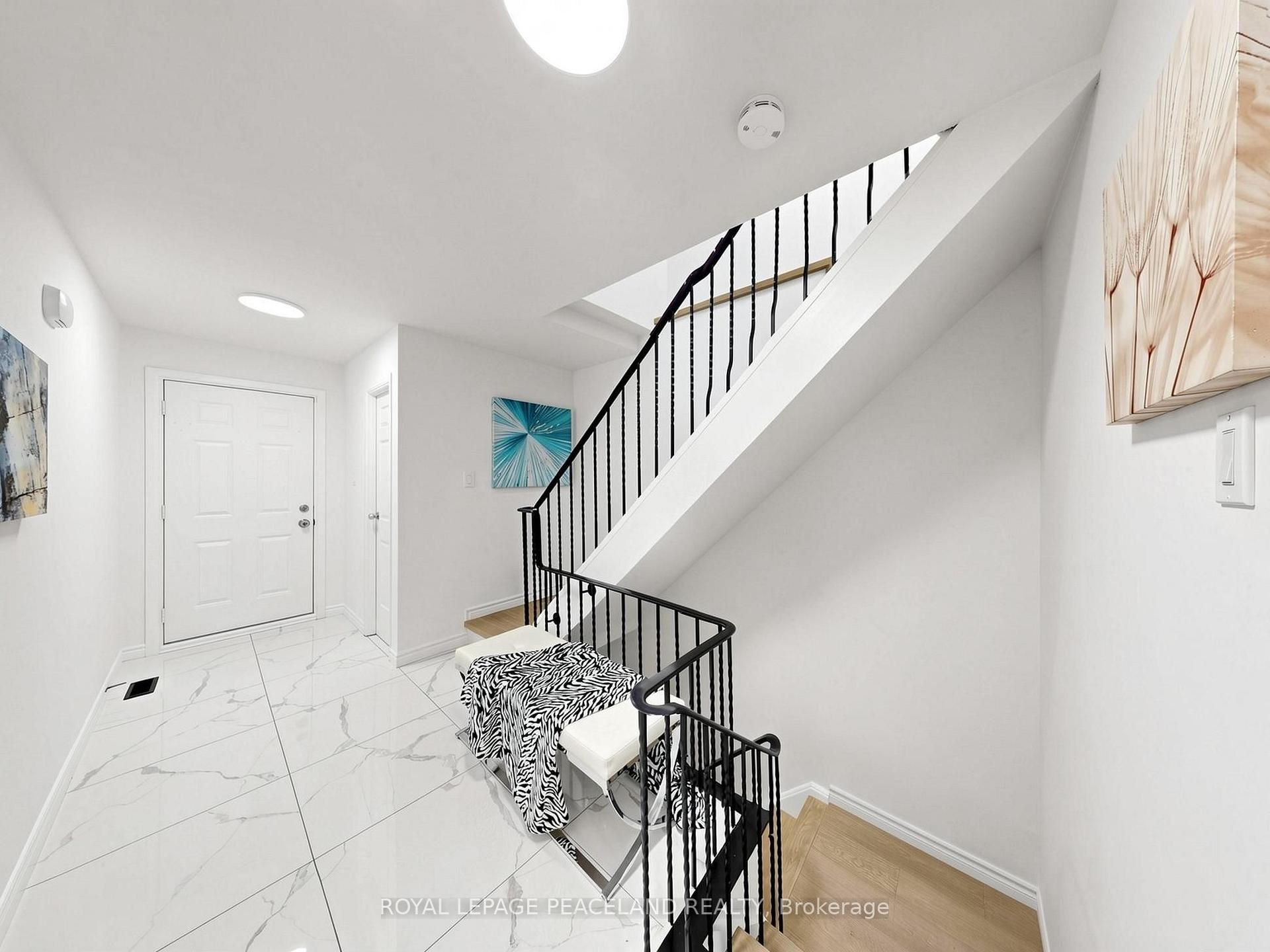 Photo 17 of 3 Newport Way, Markham, Thornhill — HOMEH