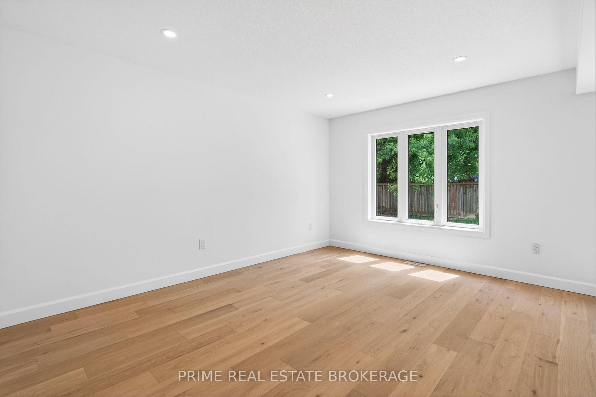 Photo 9 of Unit 5, 177 Chestnut Street, Lucan Biddulph, Lucan — HOMEH