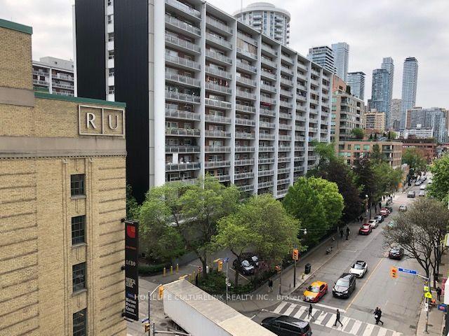 Photo 9 of Unit 708, 85 Wood Street, Toronto, Church-Yonge Corridor — HOMEH