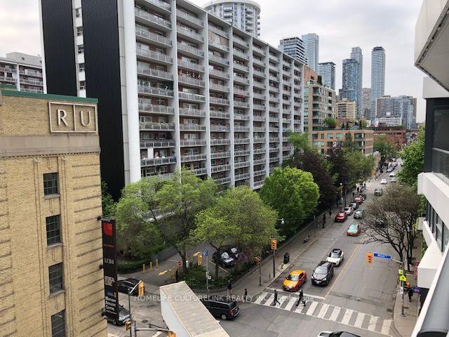Photo 10 of Unit 708, 85 Wood Street, Toronto, Church-Yonge Corridor — HOMEH