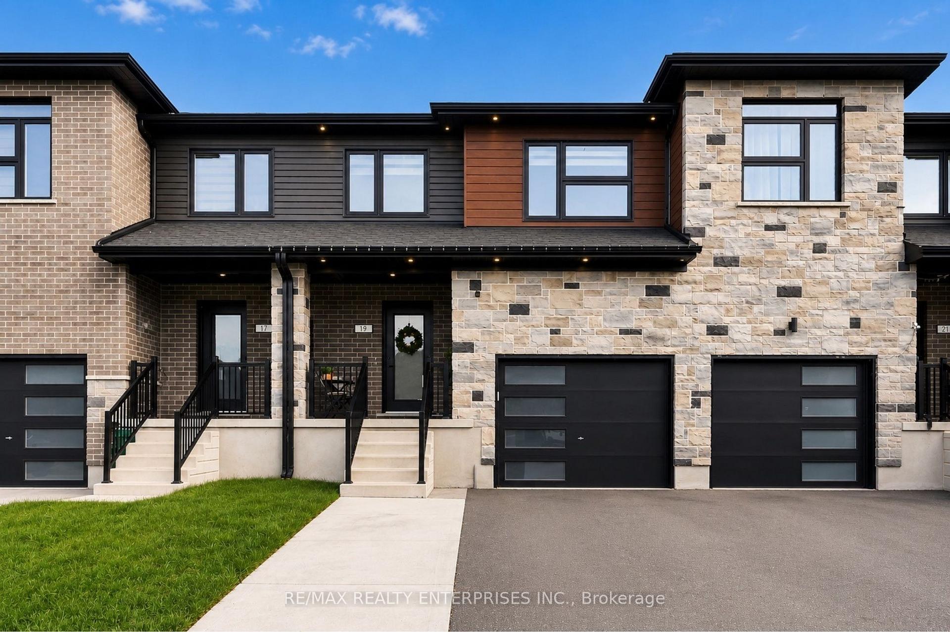 Front of 19 Faith Street N