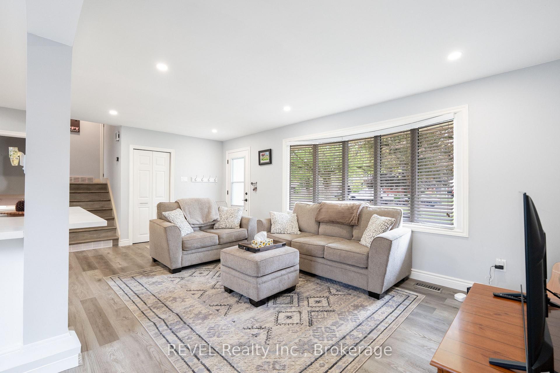 Photo 4 of 4480 Queensway Gardens, Niagara Falls, Morrison — HOMEH
