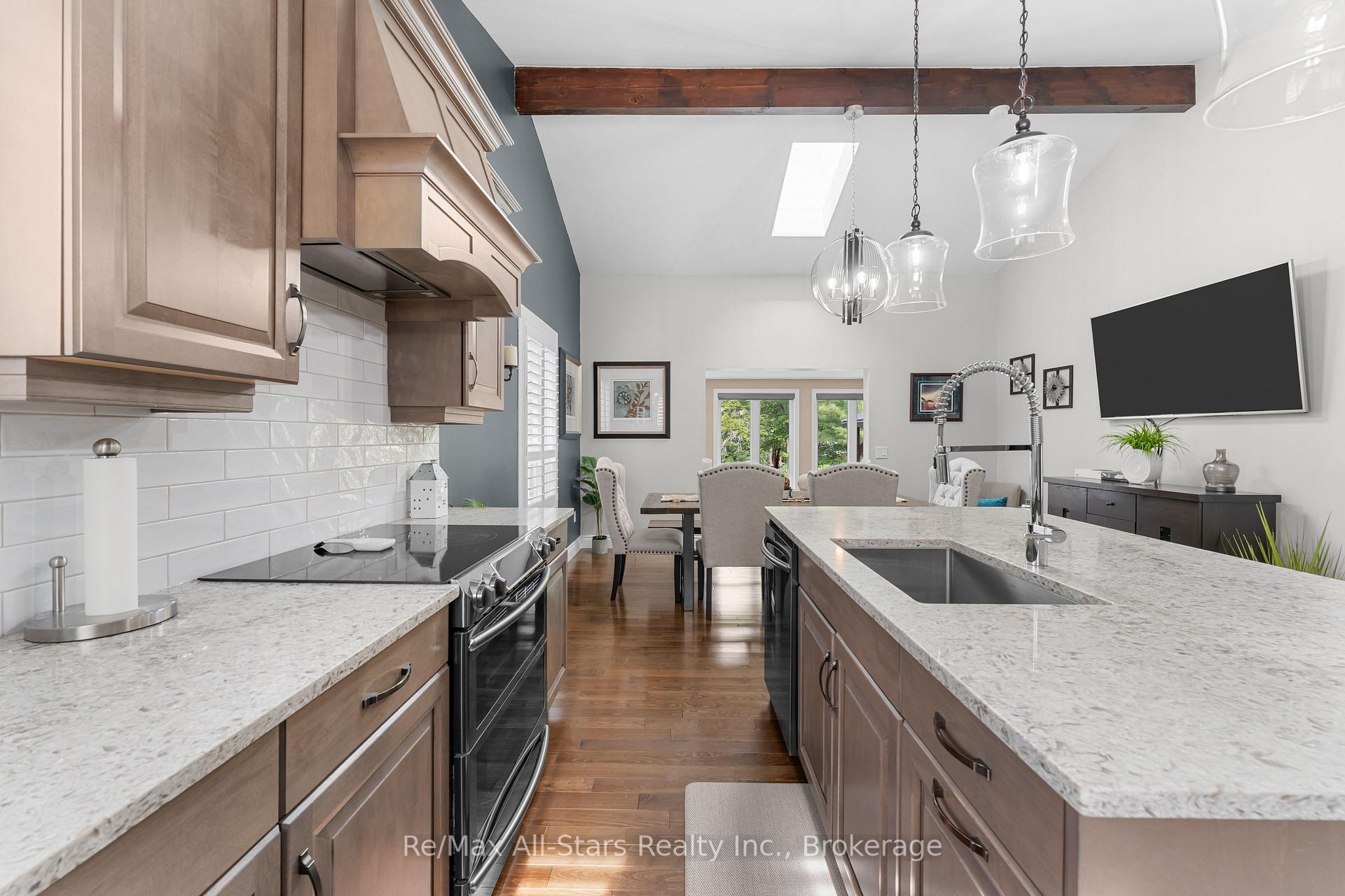 Photo 10 of 30 River Road, Kawartha Lakes, Fenelon Falls — HOMEH