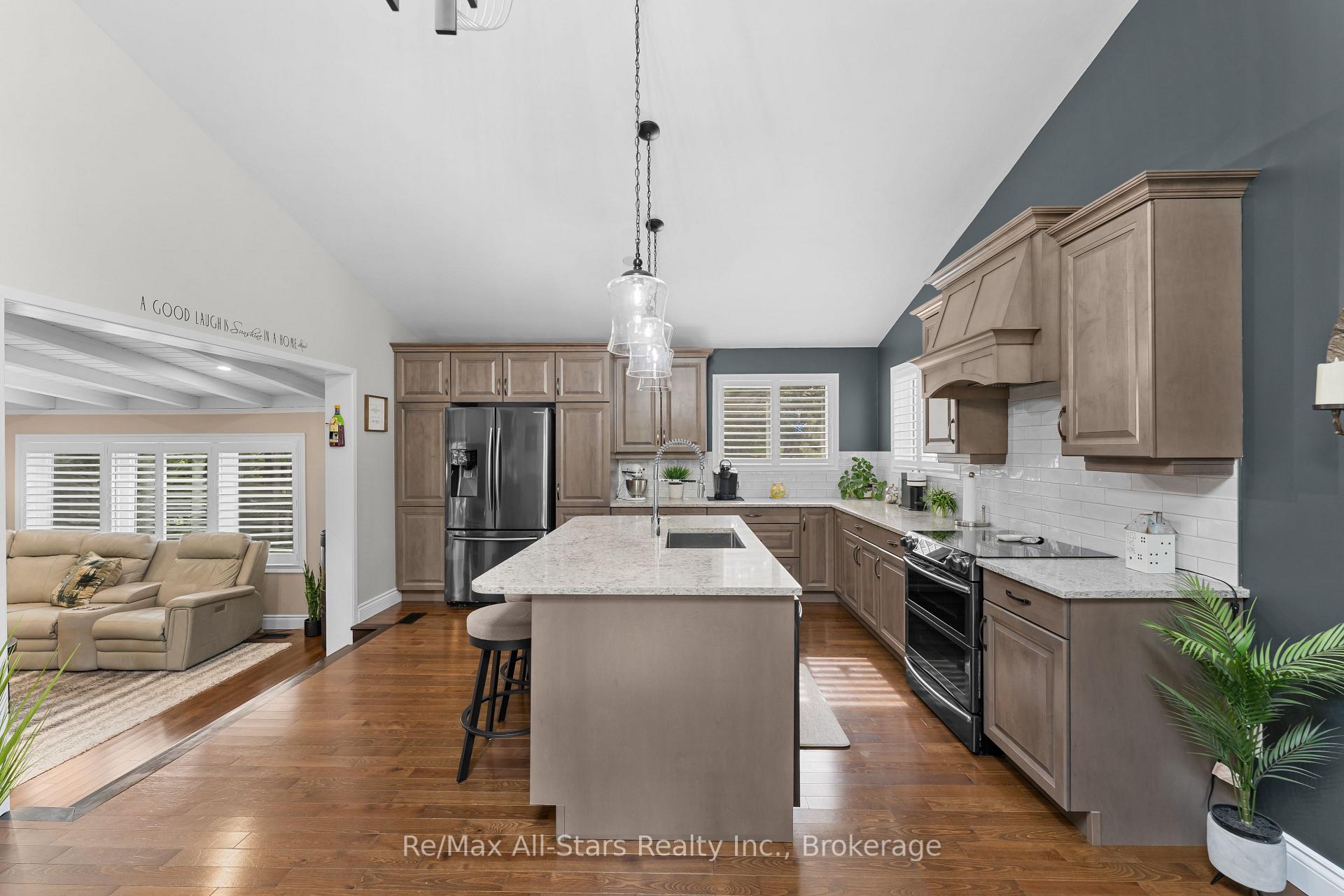 Photo 12 of 30 River Road, Kawartha Lakes, Fenelon Falls — HOMEH