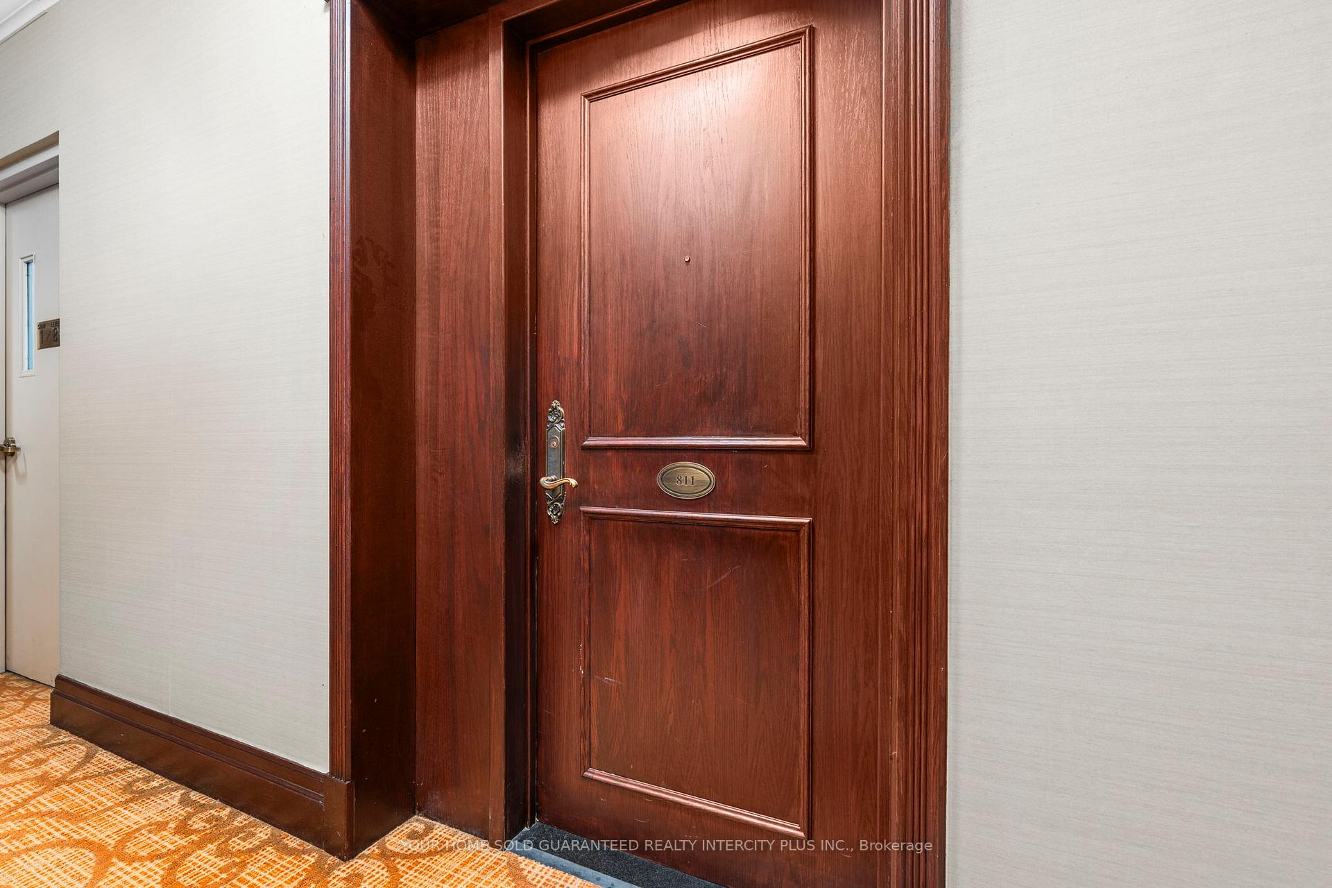 Photo 4 of Unit 811, 1 Clairtrell Road, North York, Willowdale East — HOMEH
