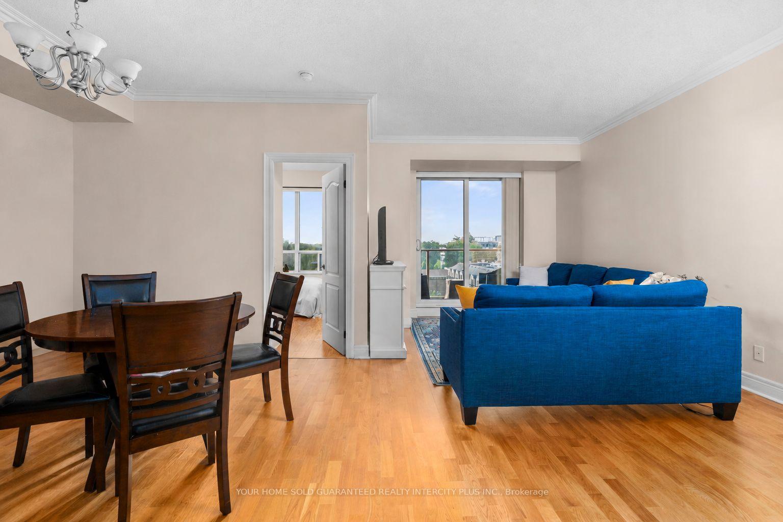 Photo 10 of Unit 811, 1 Clairtrell Road, North York, Willowdale East — HOMEH