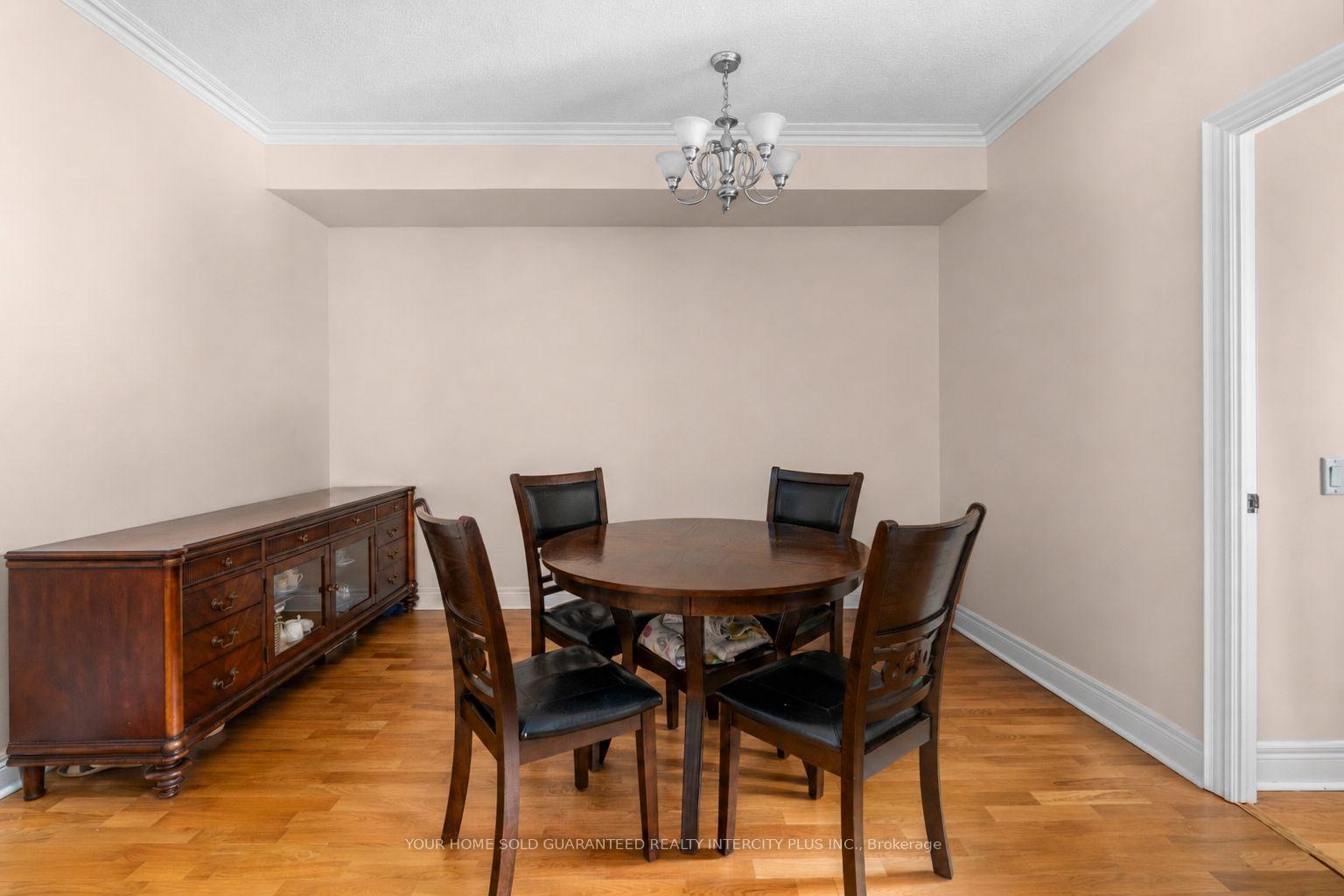 Photo 11 of Unit 811, 1 Clairtrell Road, North York, Willowdale East — HOMEH