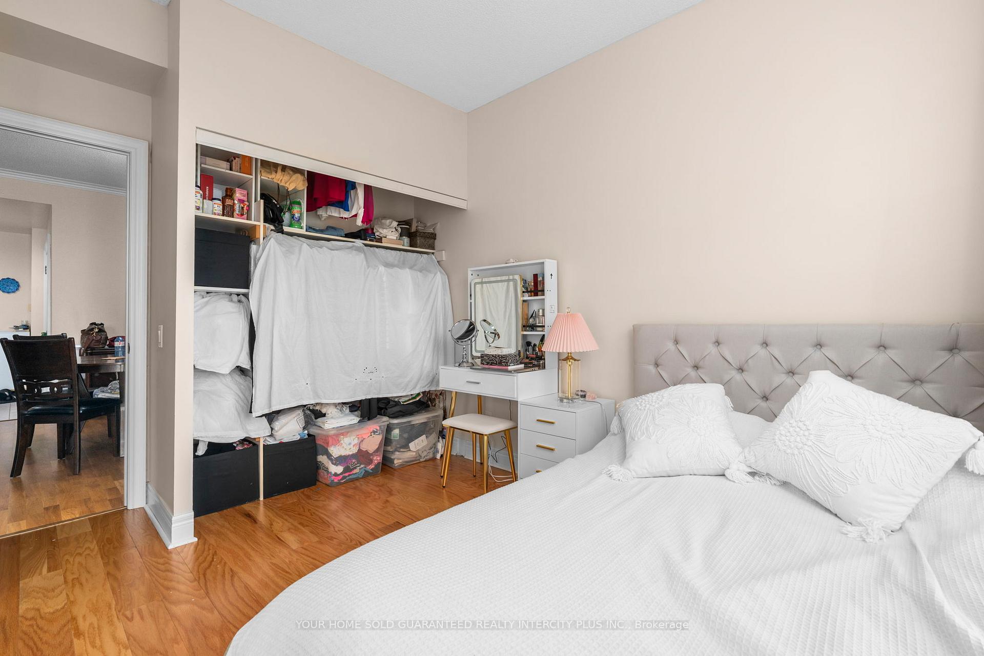 Photo 25 of Unit 811, 1 Clairtrell Road, North York, Willowdale East — HOMEH