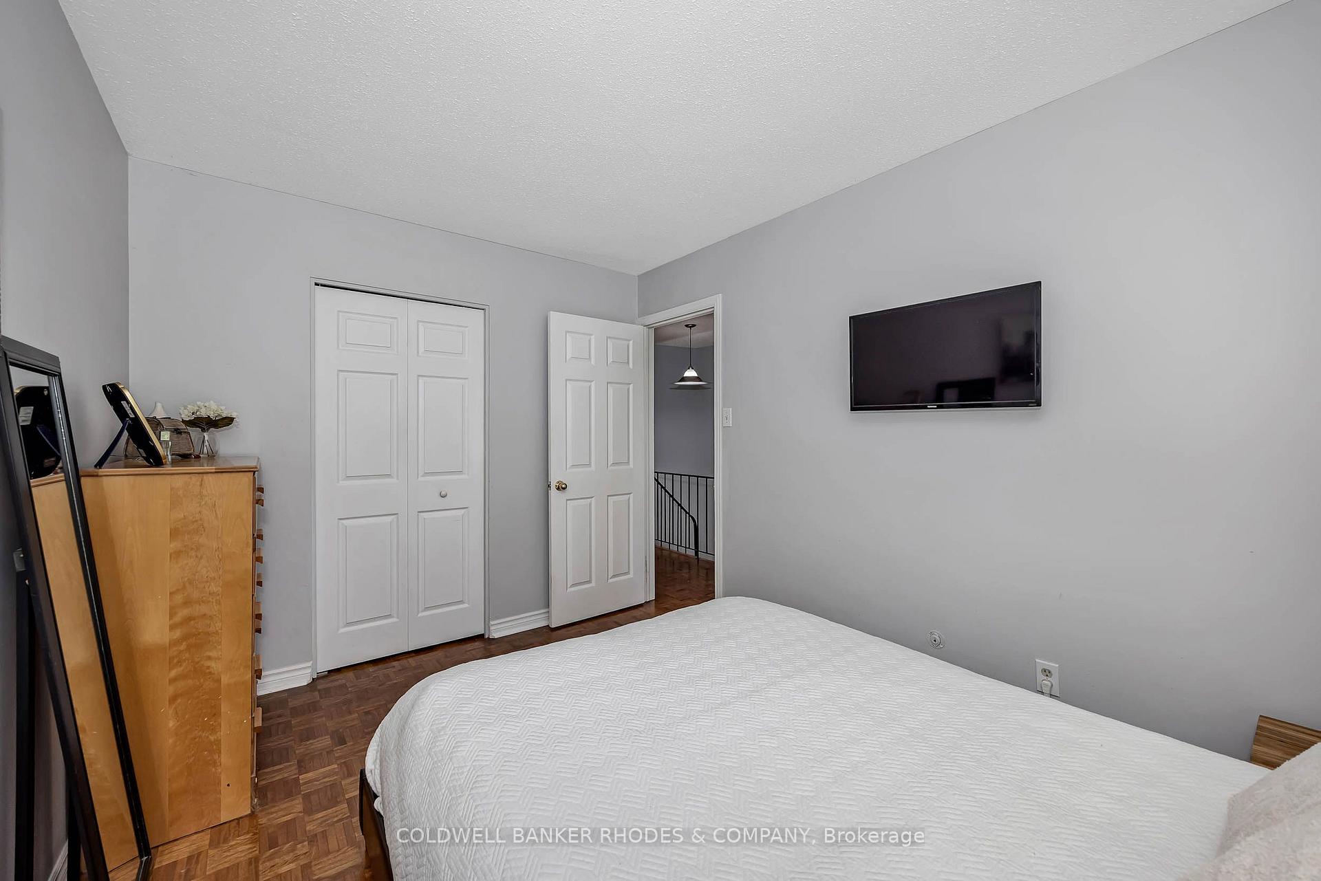 Photo 17 of 68 Costello Avenue, Ottawa, Leslie Park — HOMEH
