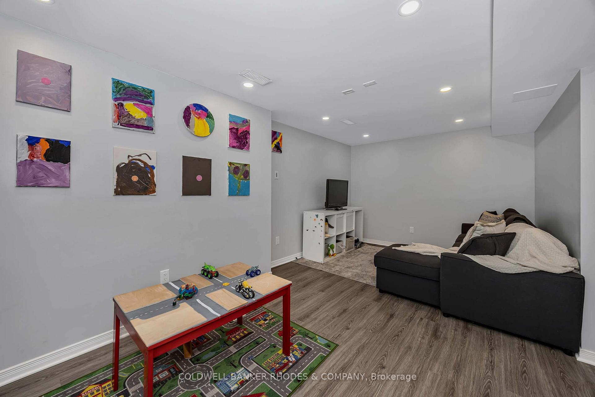 Photo 26 of 68 Costello Avenue, Ottawa, Leslie Park — HOMEH
