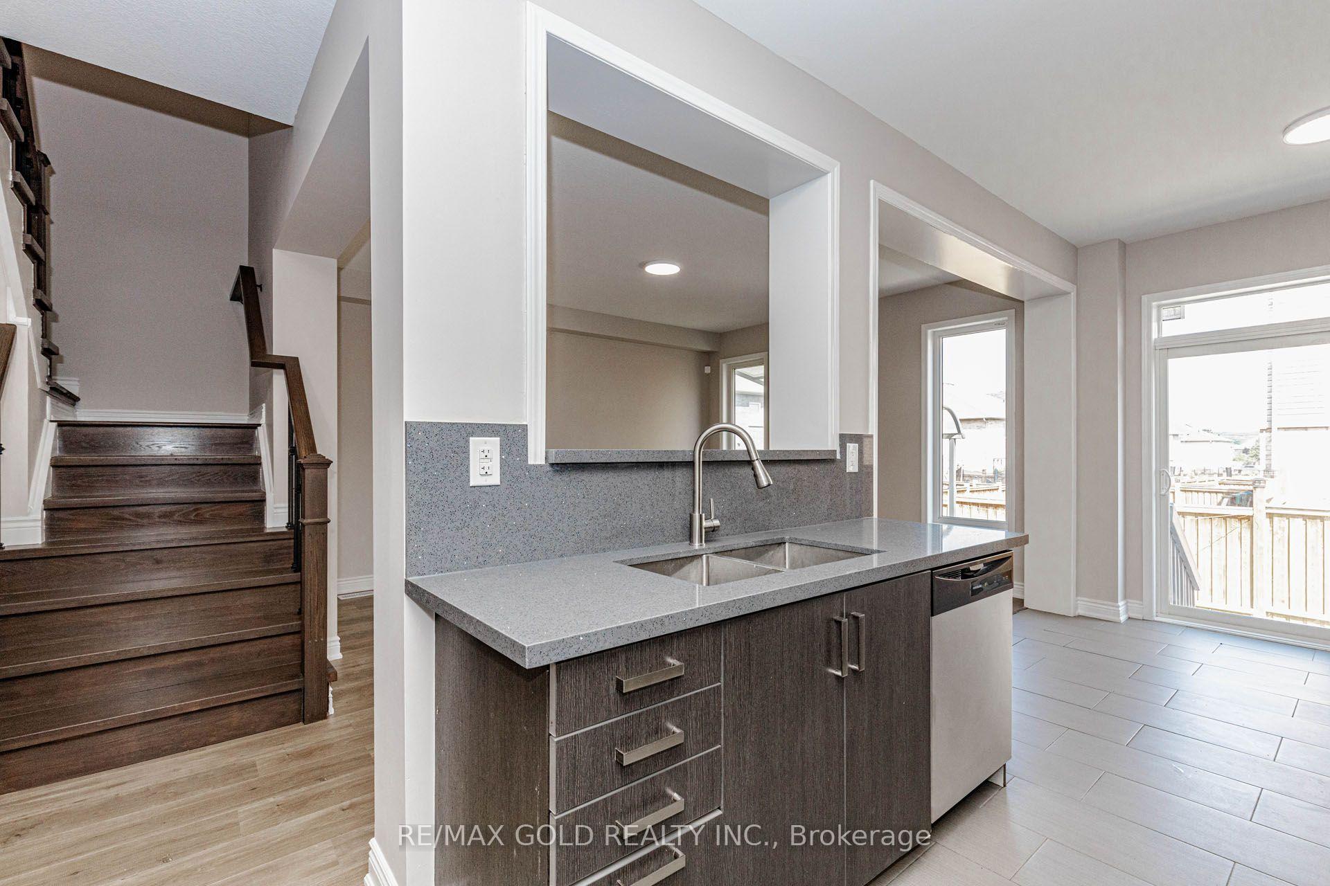 Photo 9 of 70 Longboat Run W, Brantford, Empire South — HOMEH