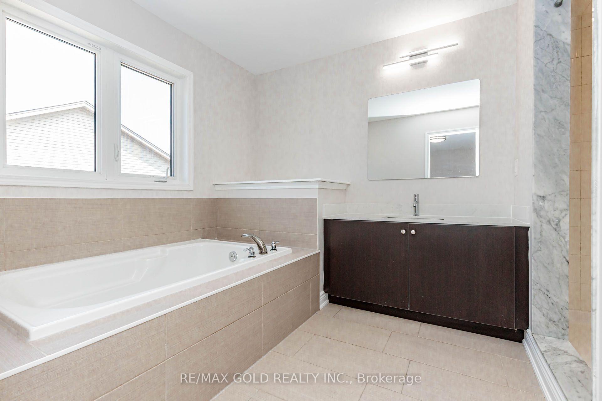 Photo 23 of 70 Longboat Run W, Brantford, Empire South — HOMEH