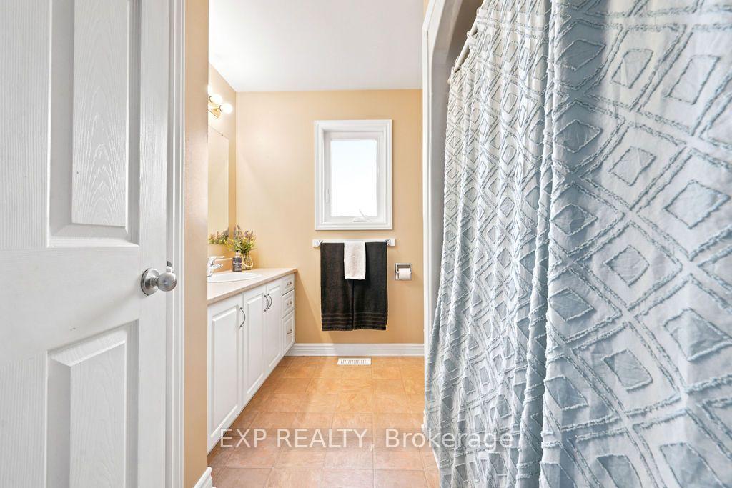 Photo 15 of 131 Elk Street, Renfrew, Renfrew — HOMEH