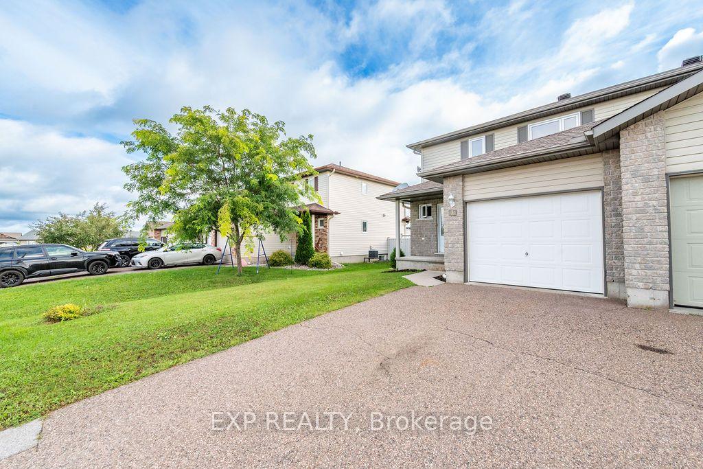 Photo 45 of 131 Elk Street, Renfrew, Renfrew — HOMEH