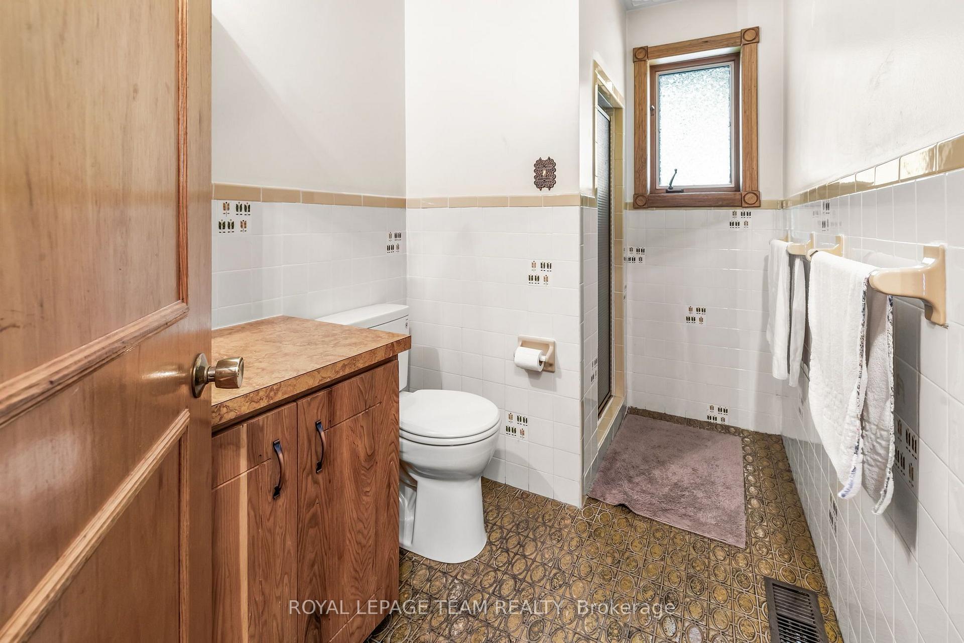 Photo 24 of 14 Taunton Place, Ottawa, Rothwell Heights — HOMEH