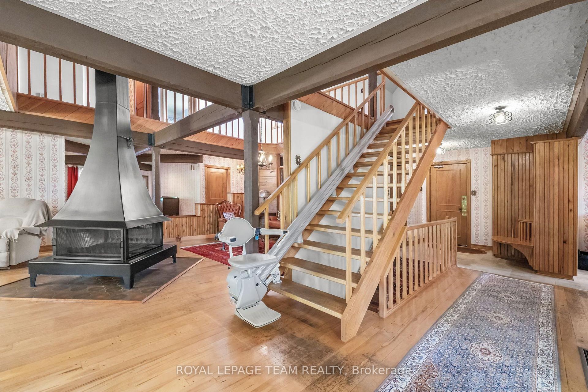 Photo 25 of 14 Taunton Place, Ottawa, Rothwell Heights — HOMEH