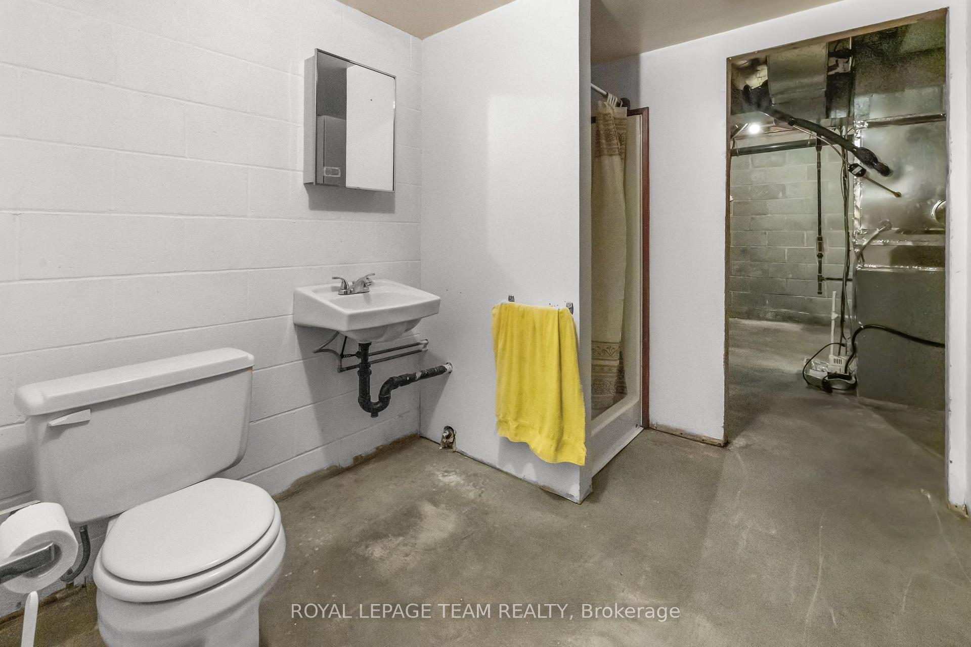 Photo 37 of 14 Taunton Place, Ottawa, Rothwell Heights — HOMEH