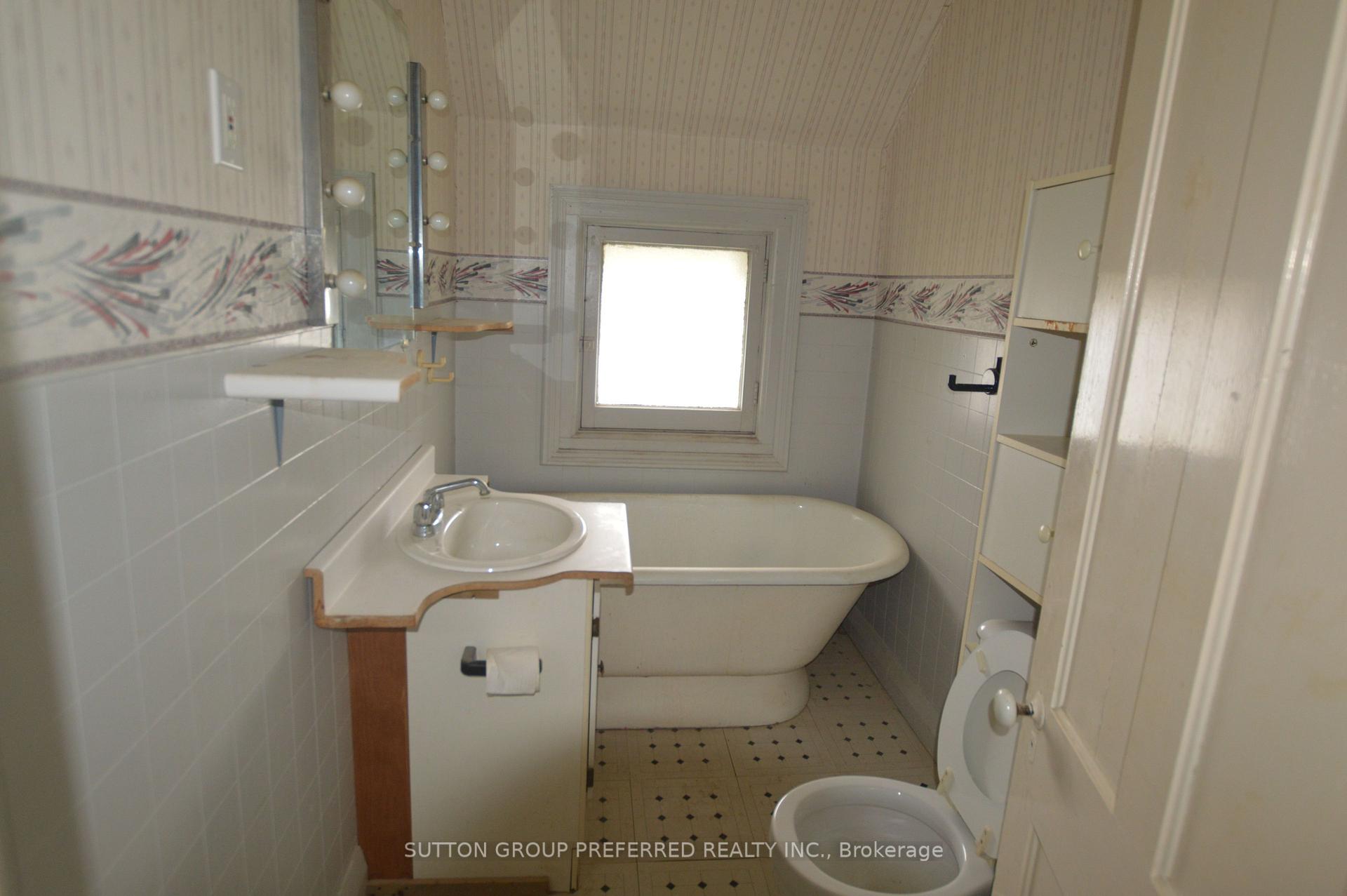 Photo 23 of 168 Centre Street, Dutton/Dunwich, Dutton — HOMEH