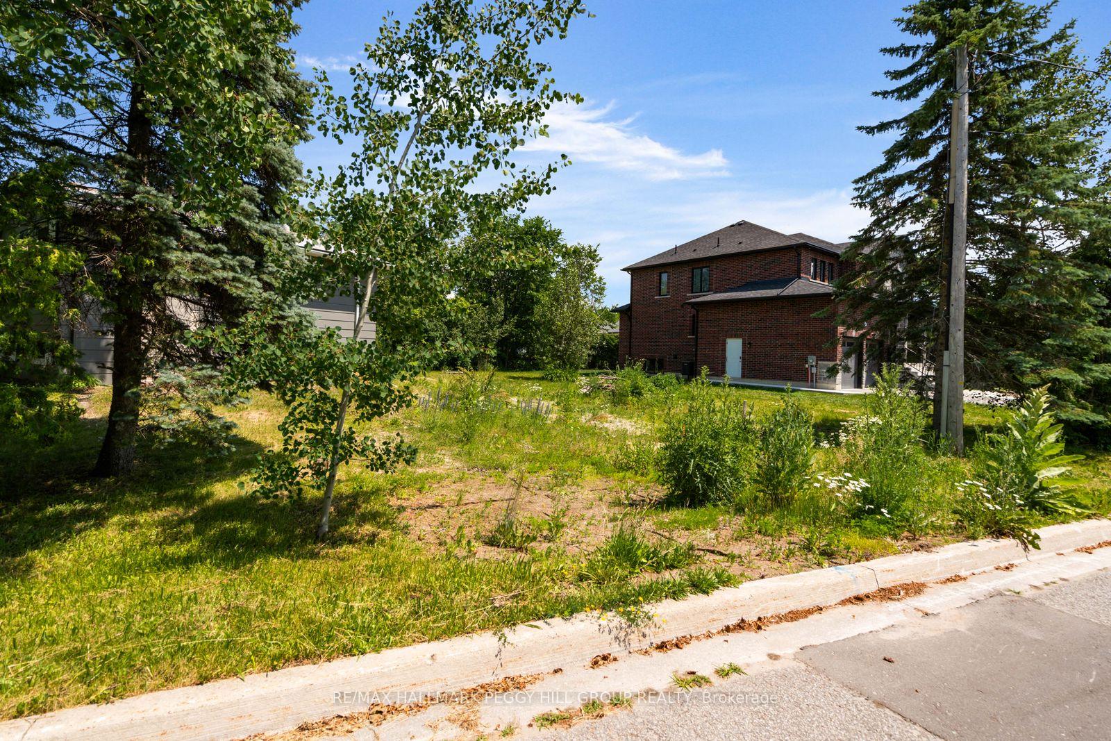 Photo 4 of 1953 St Paul Road, Innisfil, Alcona — HOMEH