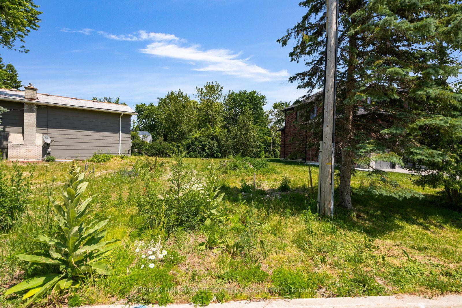 Photo 5 of 1953 St Paul Road, Innisfil, Alcona — HOMEH