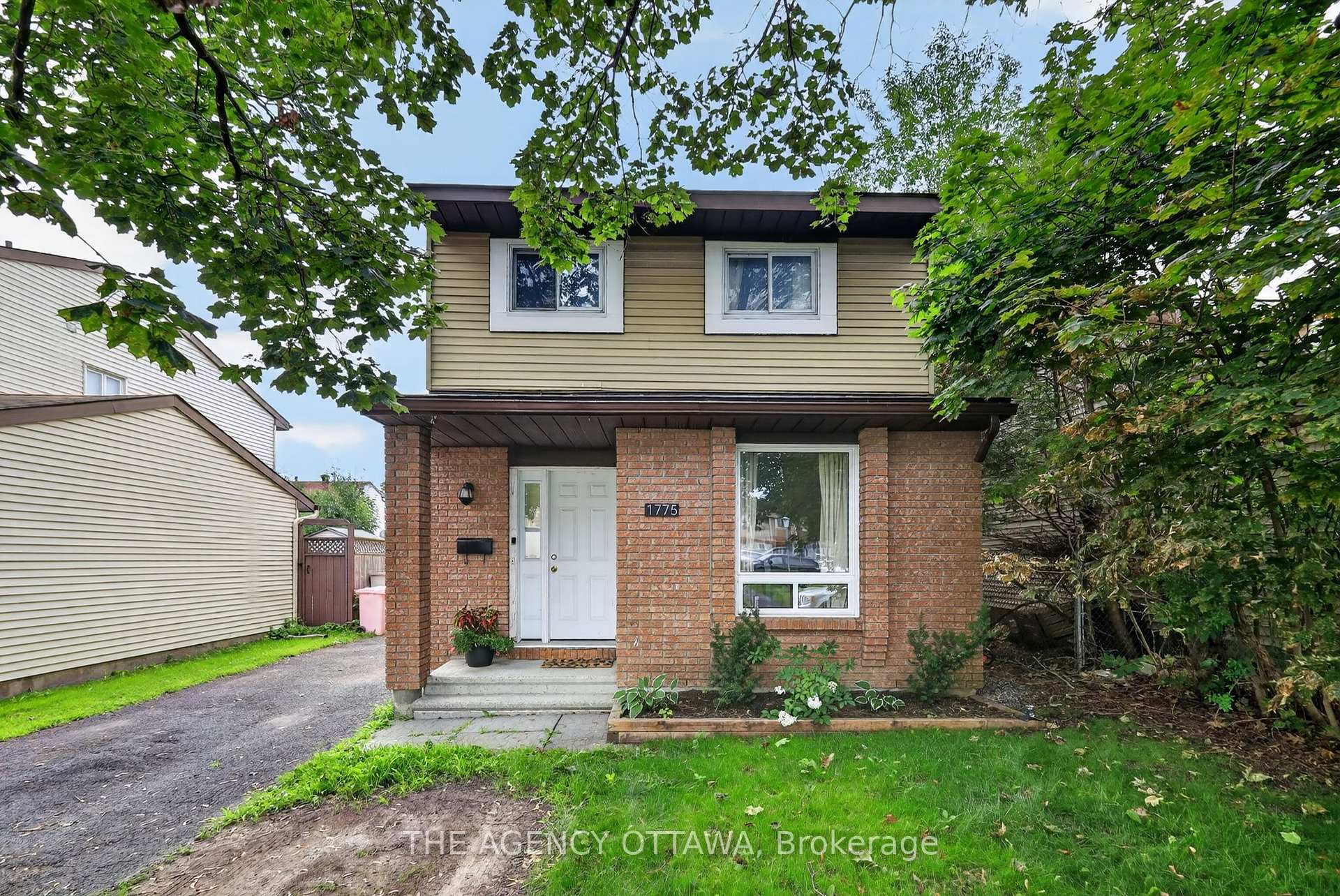 Photo 1 of 1775 Stonehenge Crescent, Ottawa, Pineview — HOMEH
