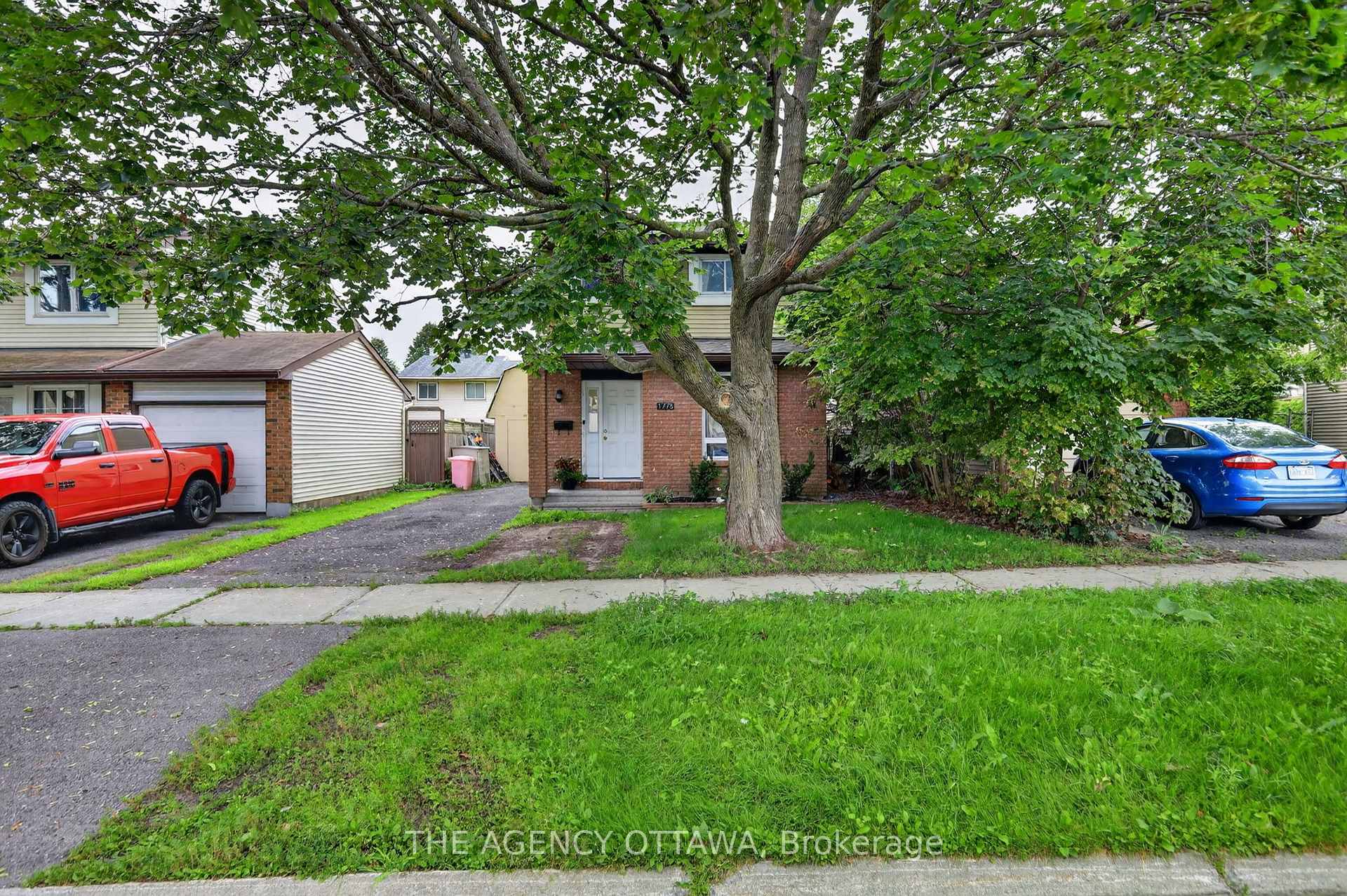 Photo 2 of 1775 Stonehenge Crescent, Ottawa, Pineview — HOMEH
