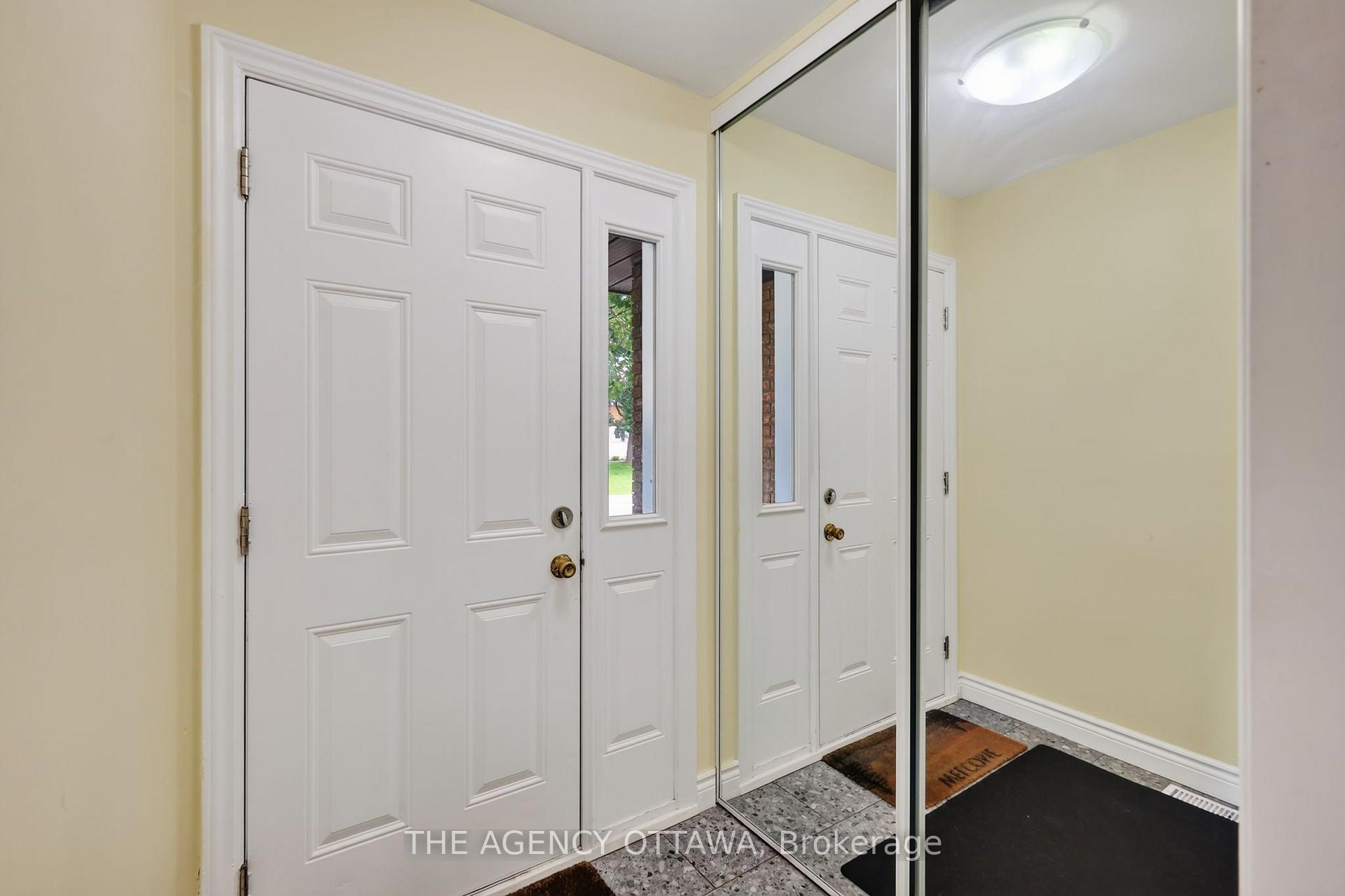 Photo 4 of 1775 Stonehenge Crescent, Ottawa, Pineview — HOMEH