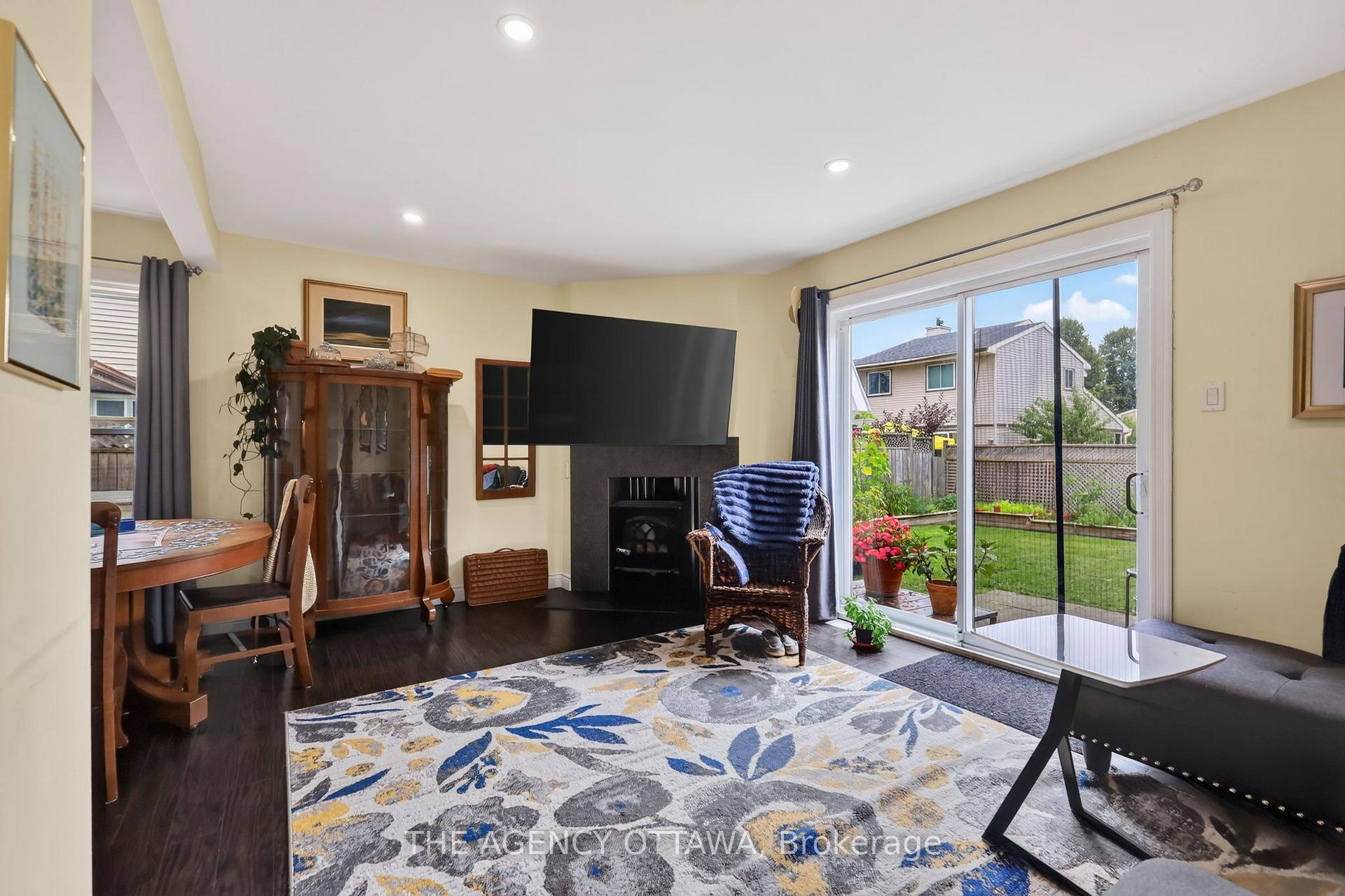 Photo 18 of 1775 Stonehenge Crescent, Ottawa, Pineview — HOMEH