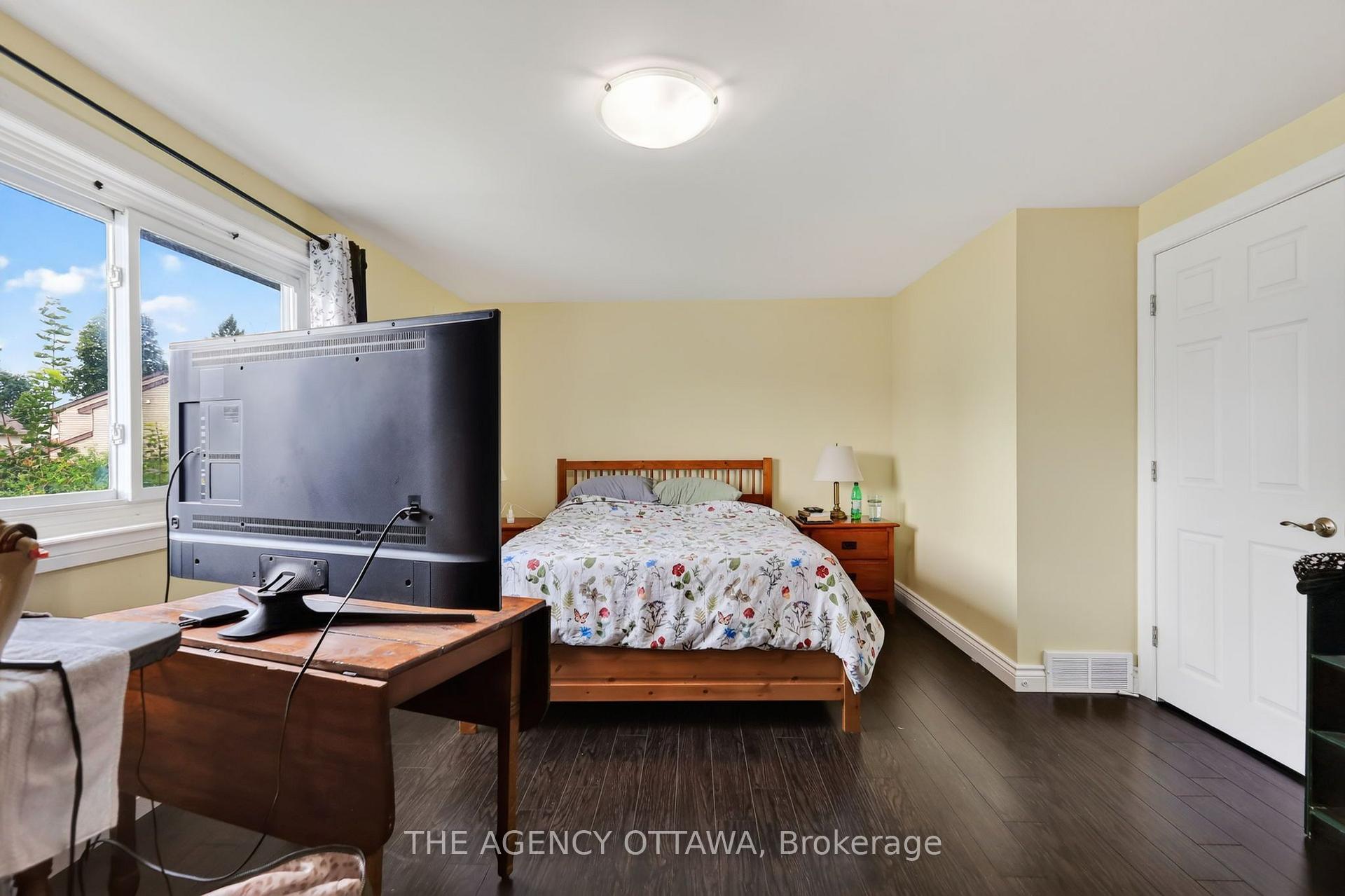 Photo 22 of 1775 Stonehenge Crescent, Ottawa, Pineview — HOMEH