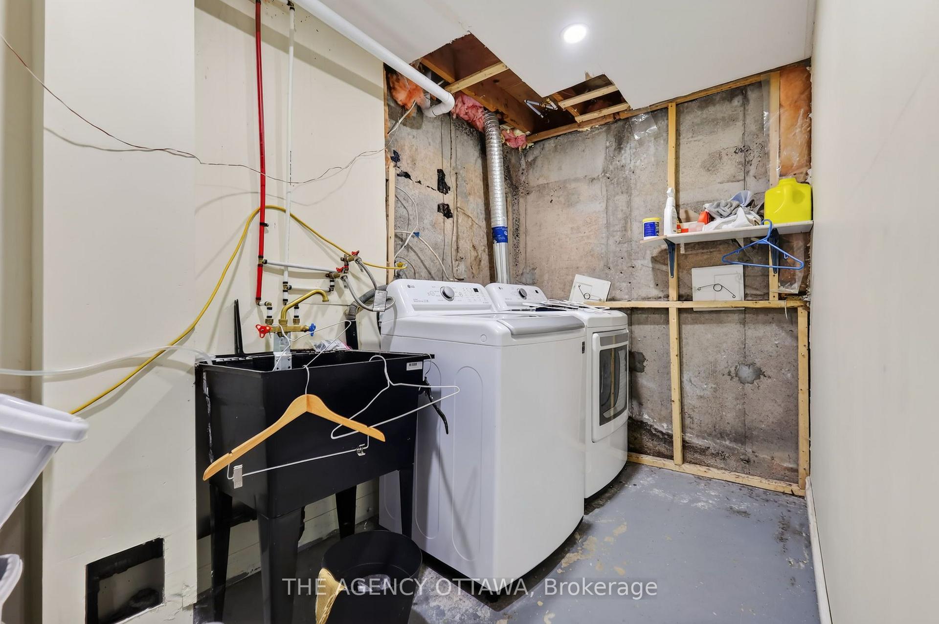 Photo 32 of 1775 Stonehenge Crescent, Ottawa, Pineview — HOMEH